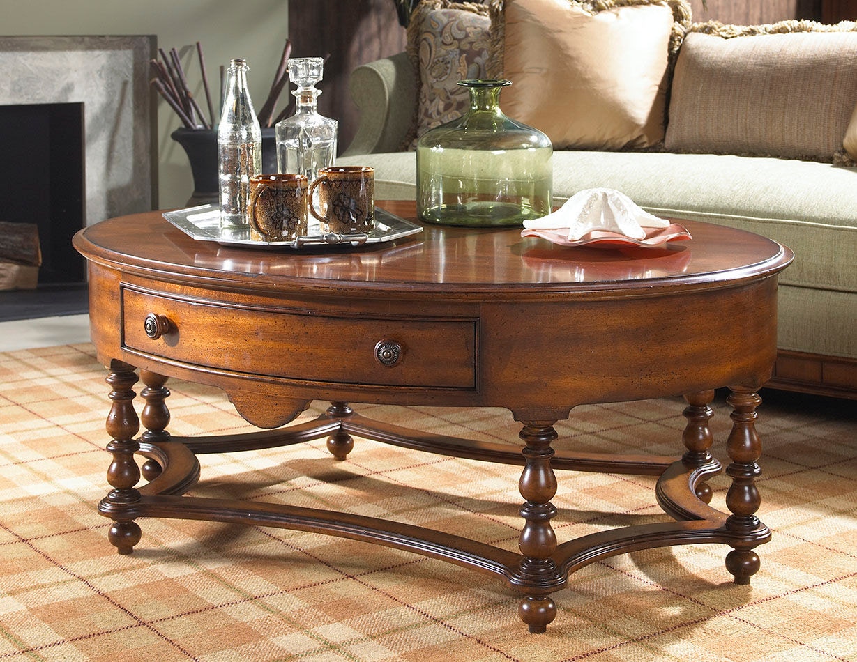 Fine Furniture Design Living Room Oval Cocktail Table 1050932