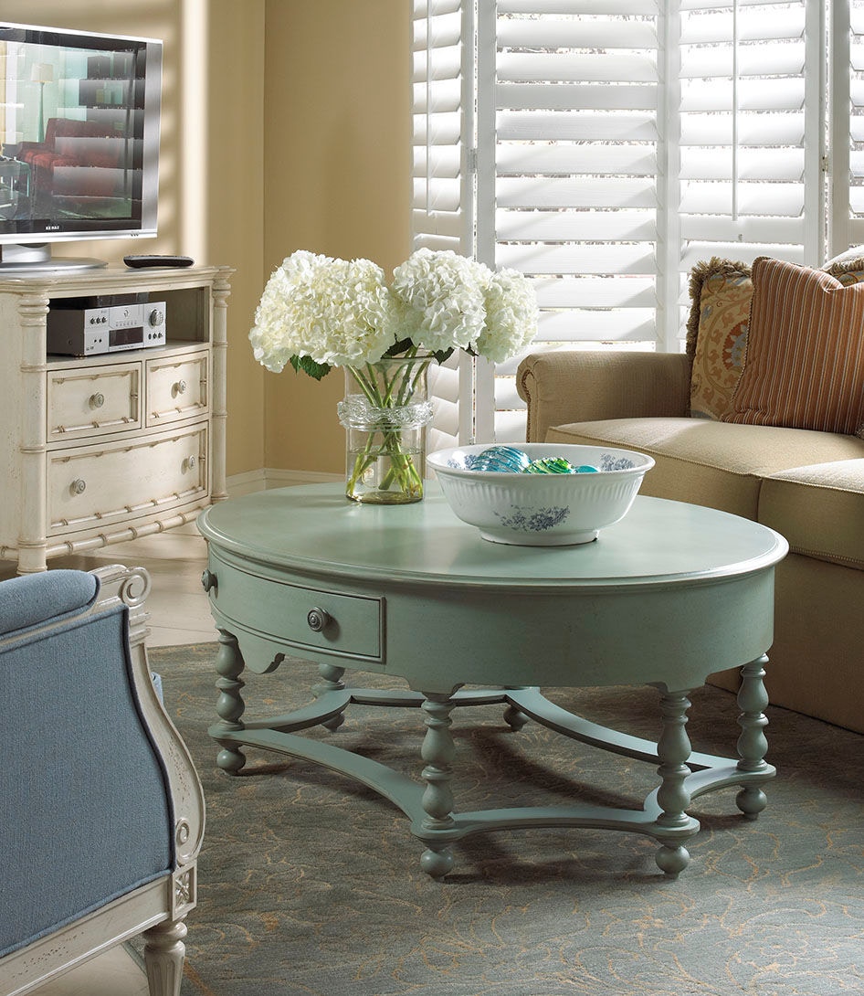 Fine Furniture Design Living Room Oval Cocktail Table 1053932 LA