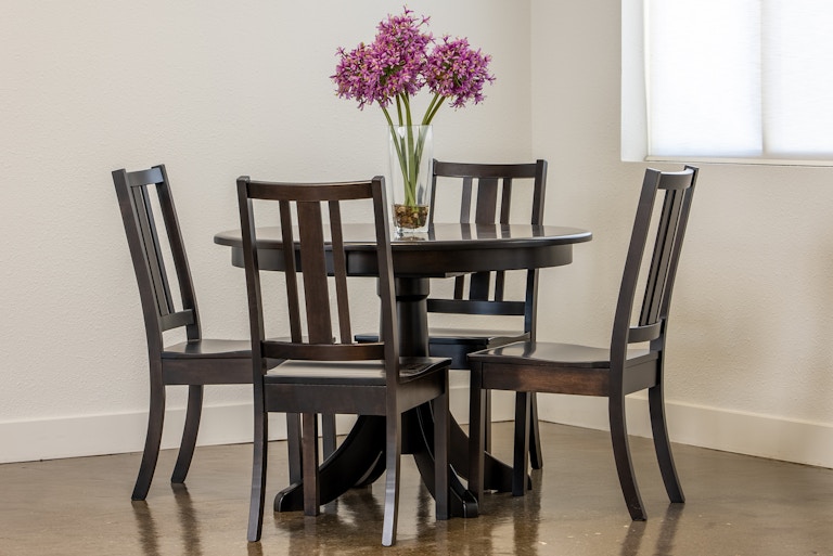 Archbold Furniture 42" Round Table with 4 Side Chairs Bradley Table Set
