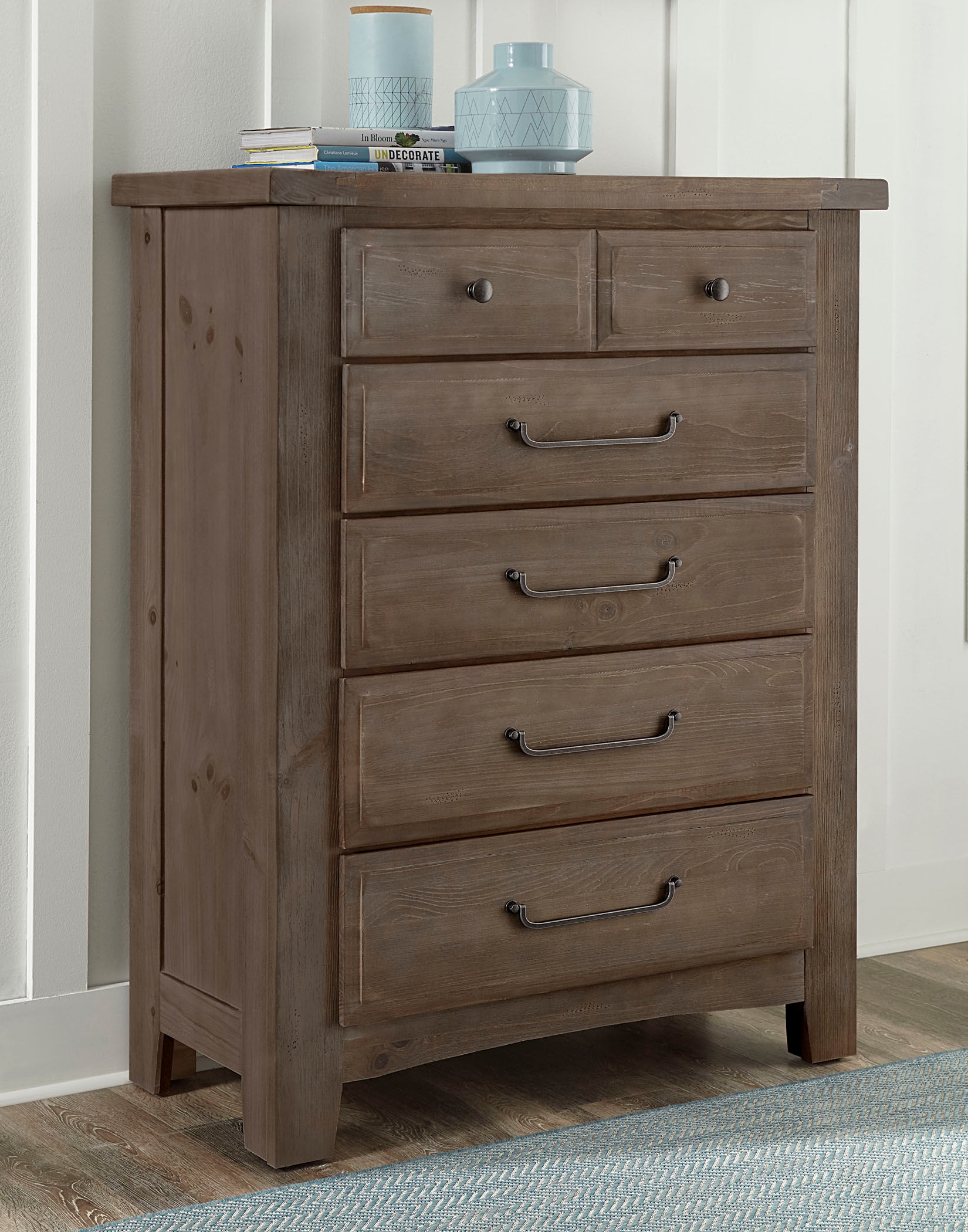 Vaughan-Bassett Furniture Company Bedroom Chest - 5 Drwr - Skaff