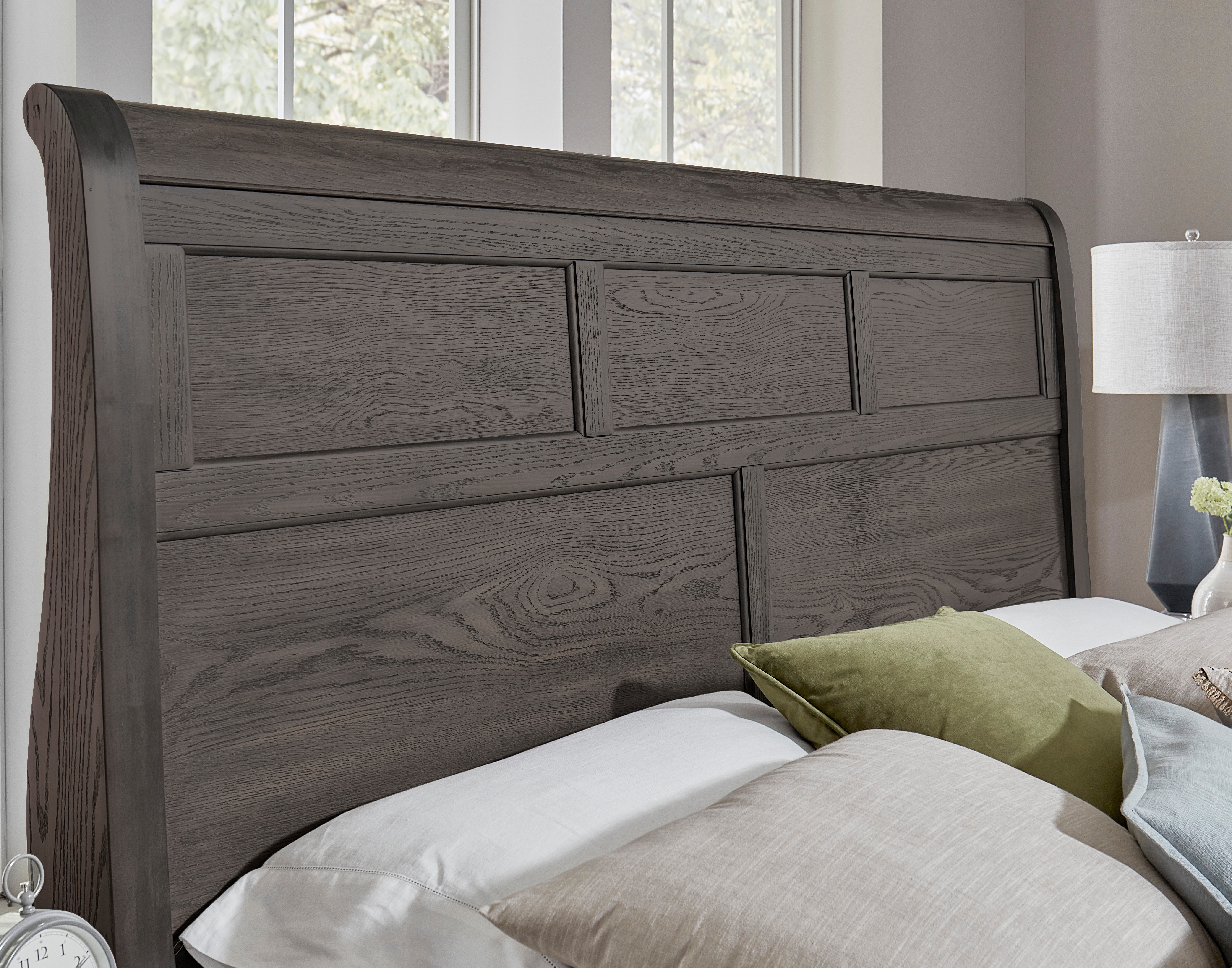 VaughanBassett Furniture Company Vista Queen Sleigh Bed 772553155