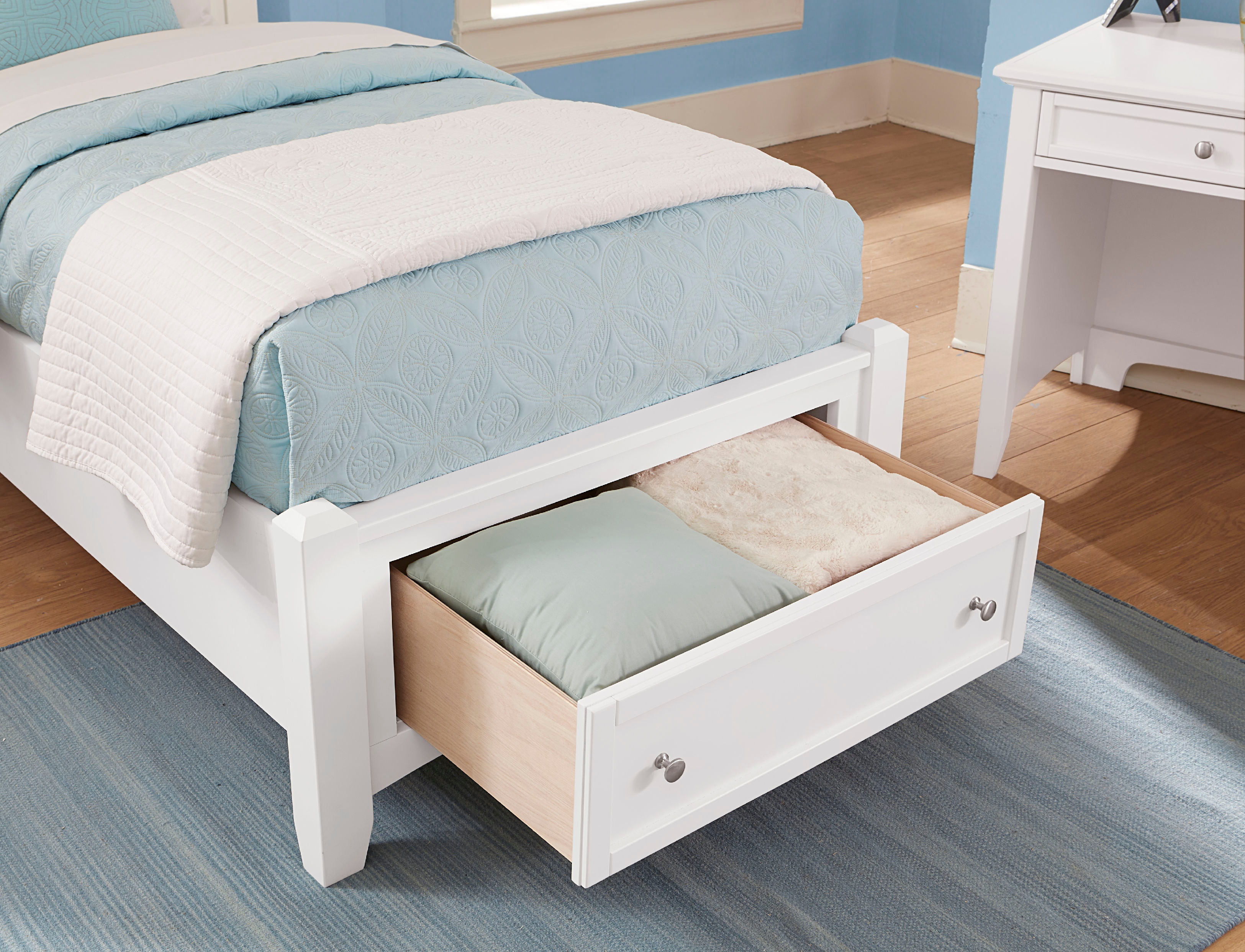Vaughan Bassett Furniture Company Youth Twin Mansion Bed With Storage Footboard