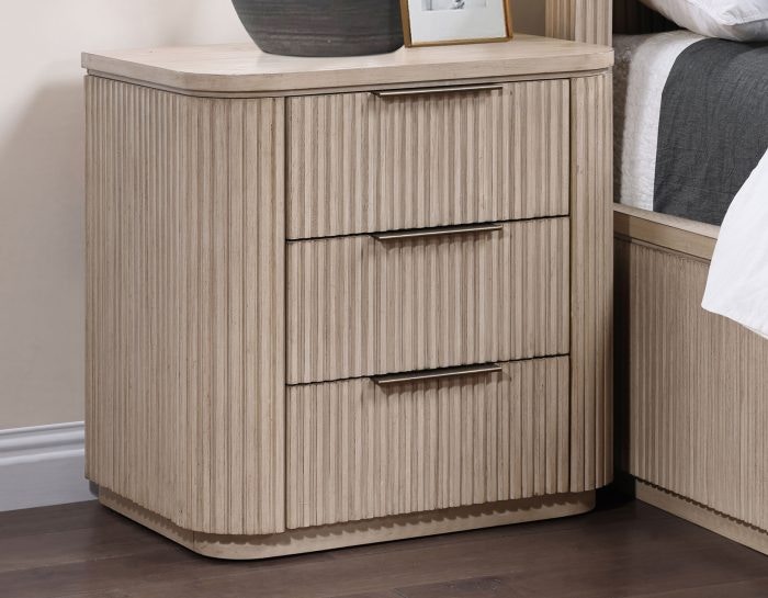 Steve Silver Henry Reeded 3-Drawer Nightstand with USB & Electric Outlets, Tan Finish HEN900TNS