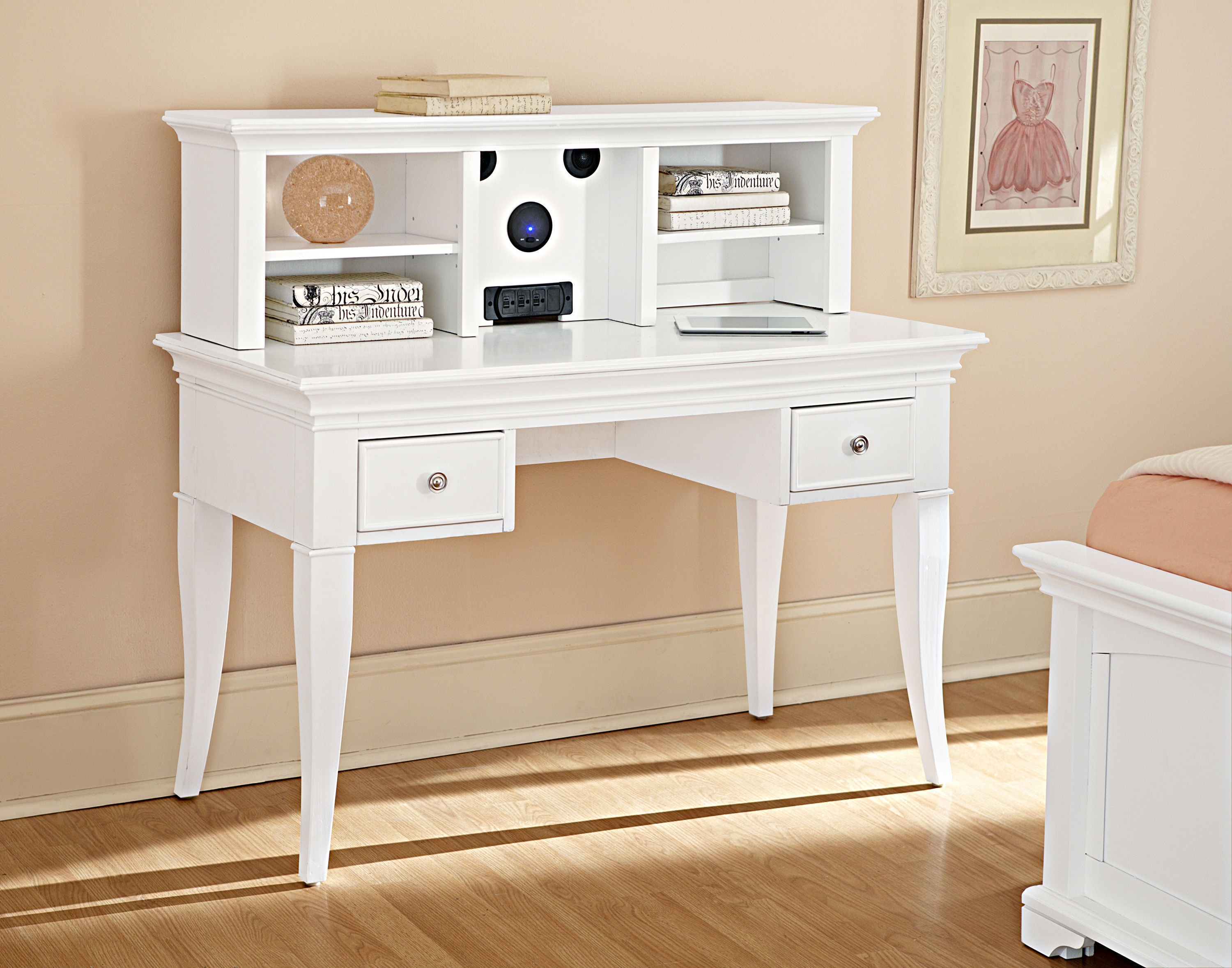 hillsdale desk with hutch