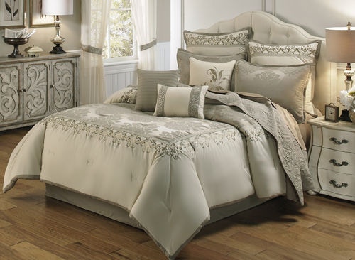 Hallmart Collectibles Bedroom New Haven 10 Piece King