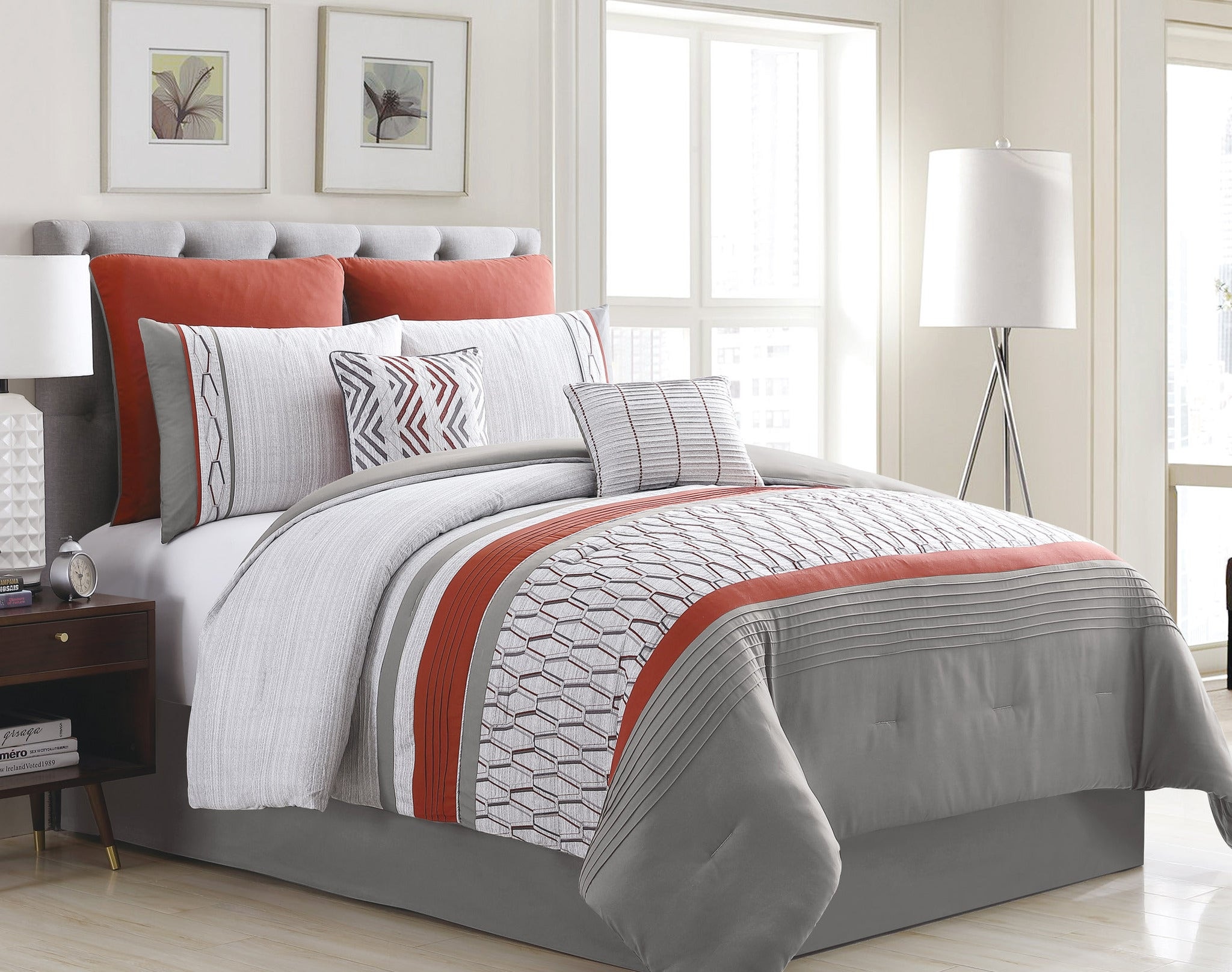 Hallmart Collectibles Bedding Essentials Brecken 8 PC Queen