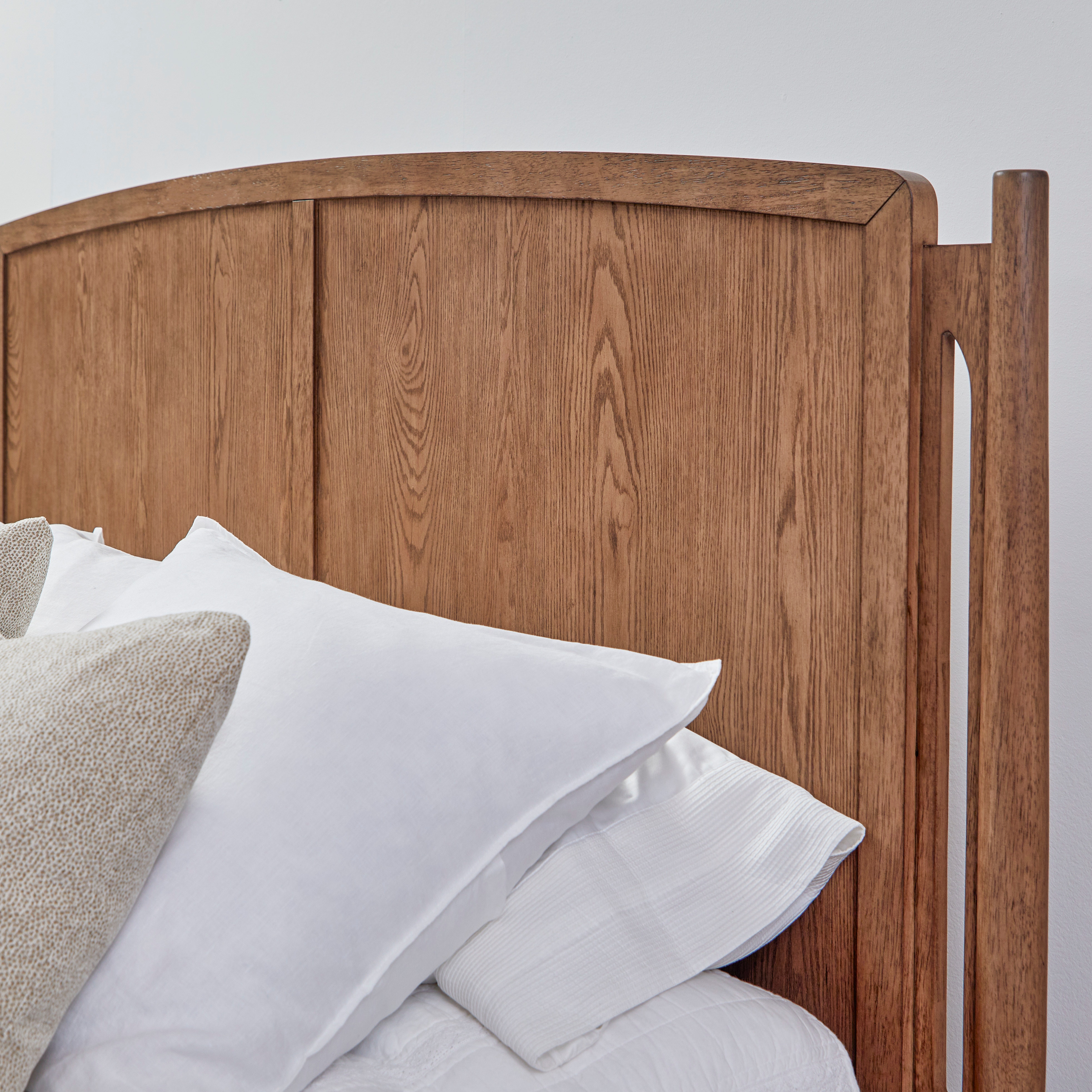 Flexsteel Verona King Panel Bed - Thumbnail 5