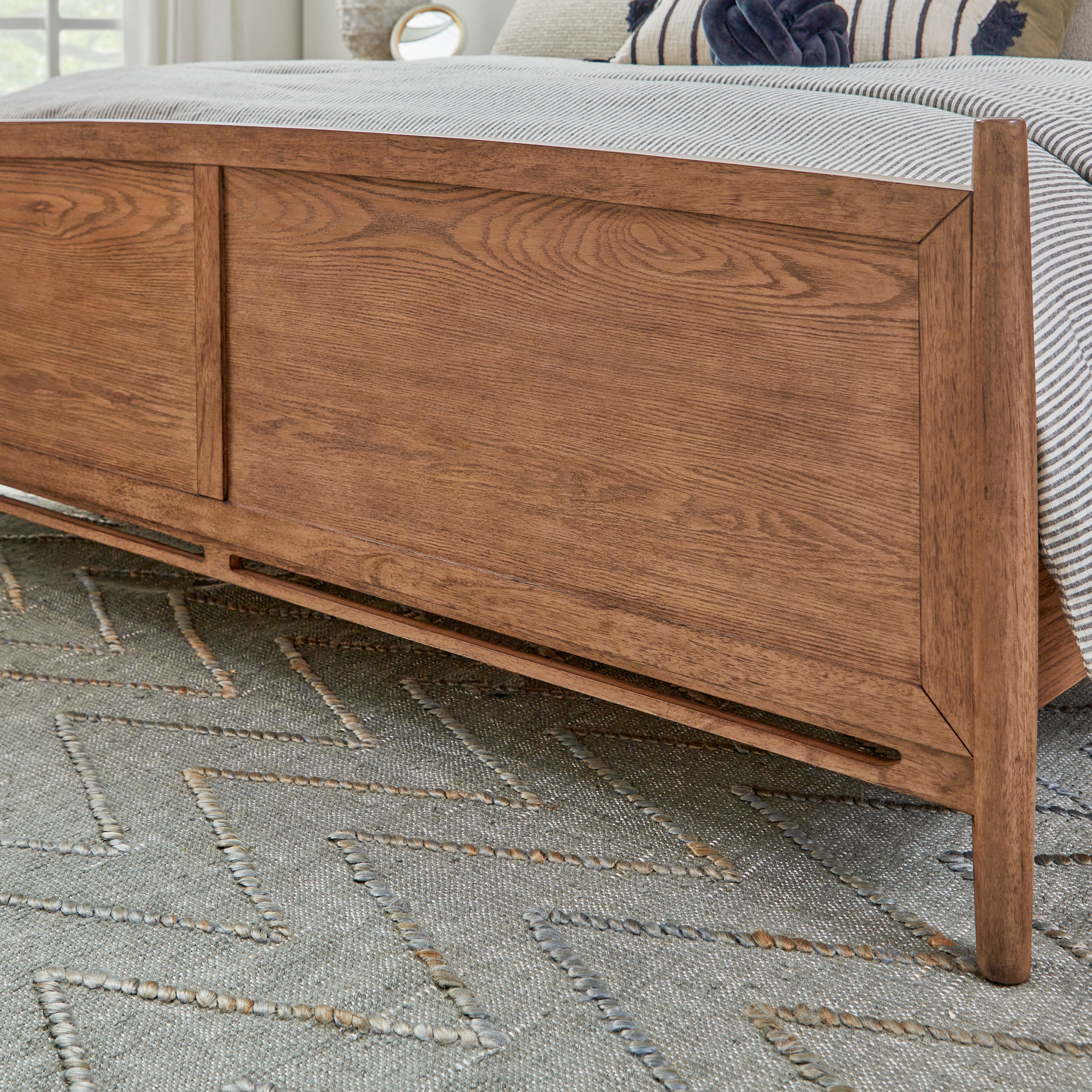 Flexsteel Verona King Panel Bed - Thumbnail 3