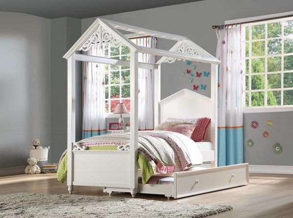 Amazon.com: Acme Gorsedd Tufted Eastern King Panel Bed in