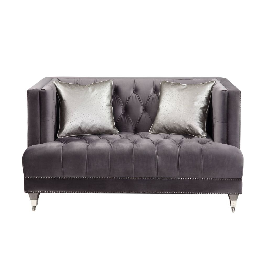  Hegio Loveseat With 2 Pillows 
