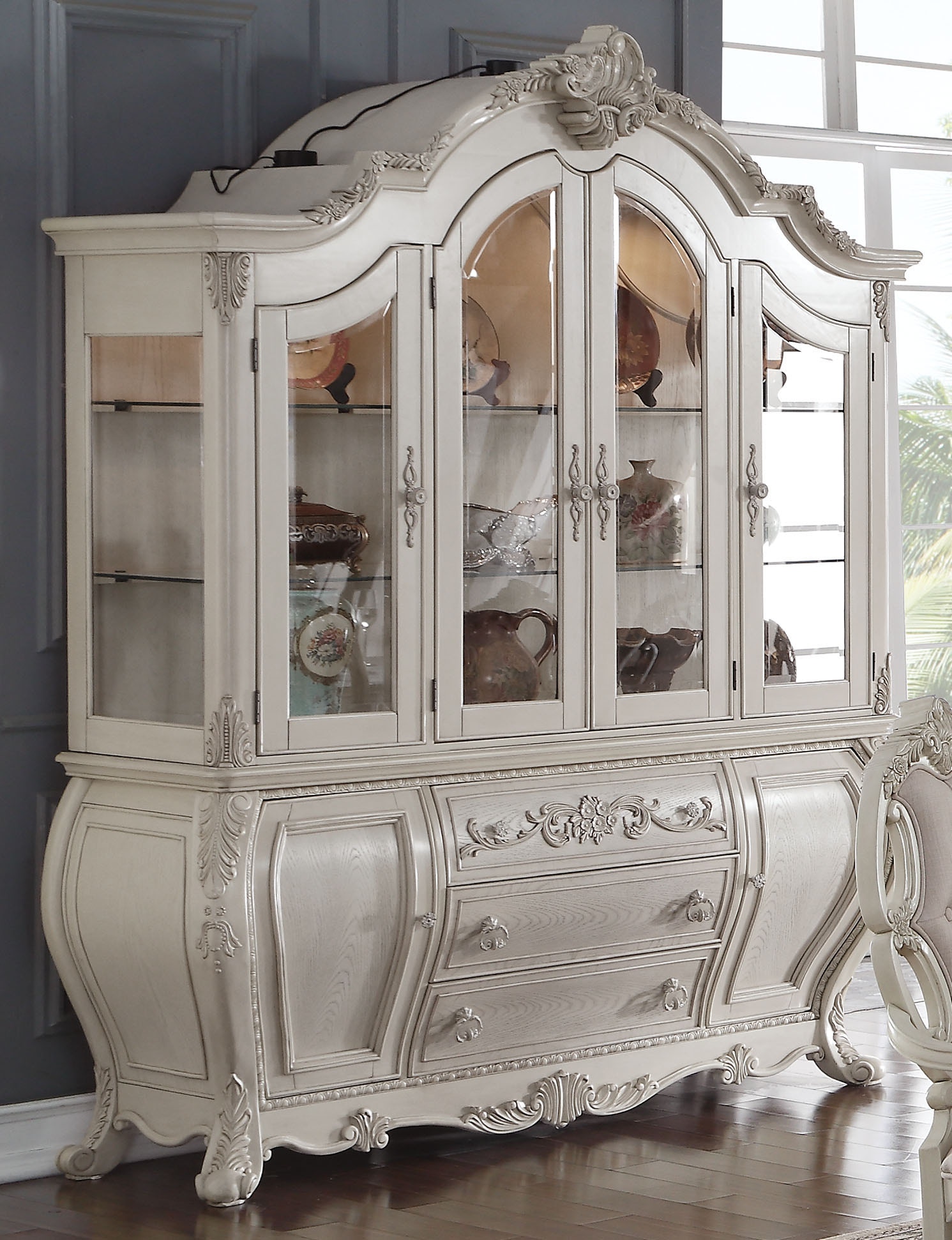 Ragenardus Buffet and Hutch 