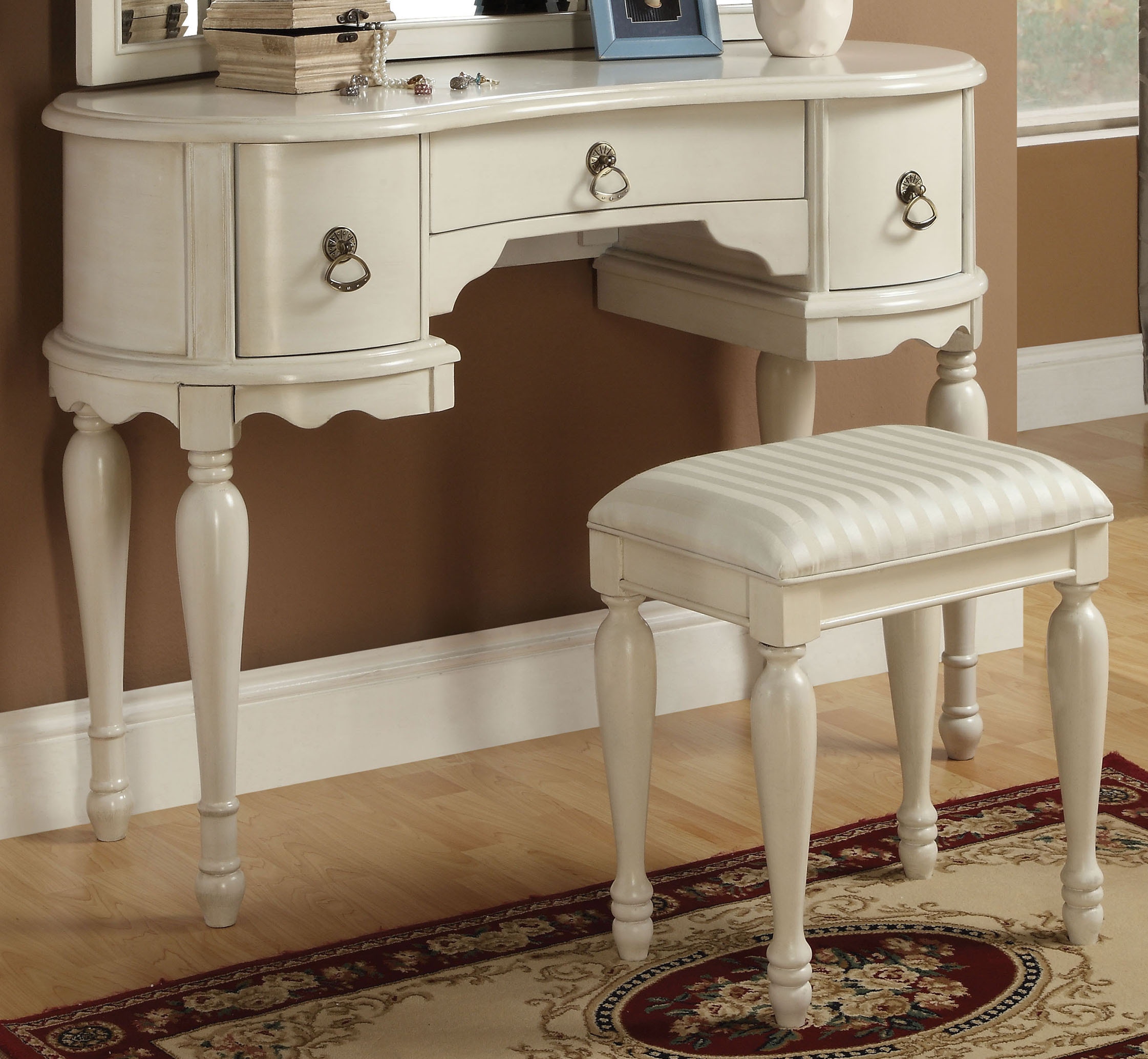  Trini Vanity Desk 