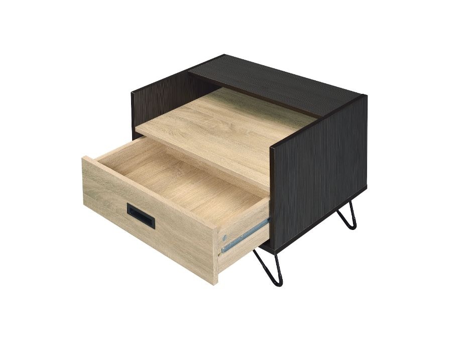  Melkree Accent Table 