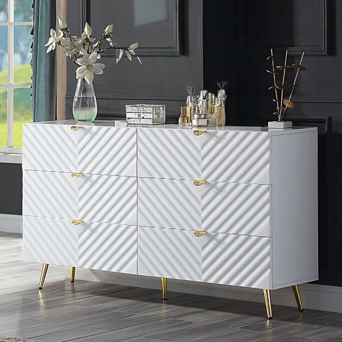  Gaines Dresser 