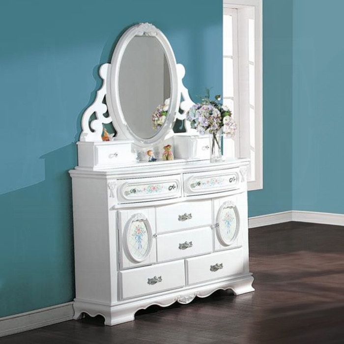  Flora Dresser 