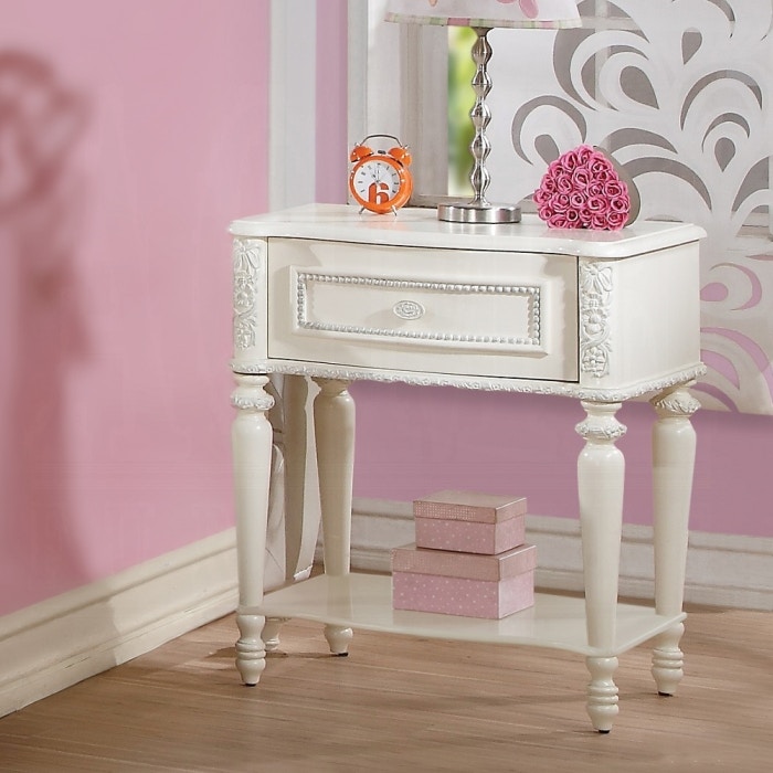  Dorothy Nightstand With 1 Drawer 