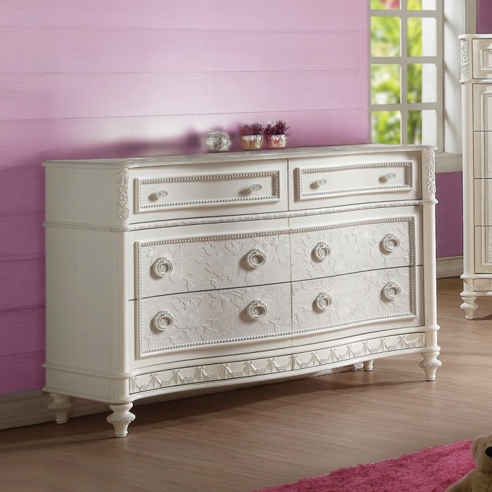  Dorothy Dresser 