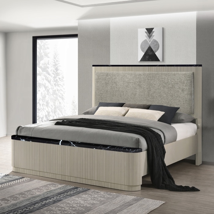  Travonte Queen Bed 