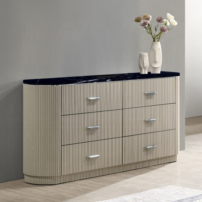  Travonte Dresser 