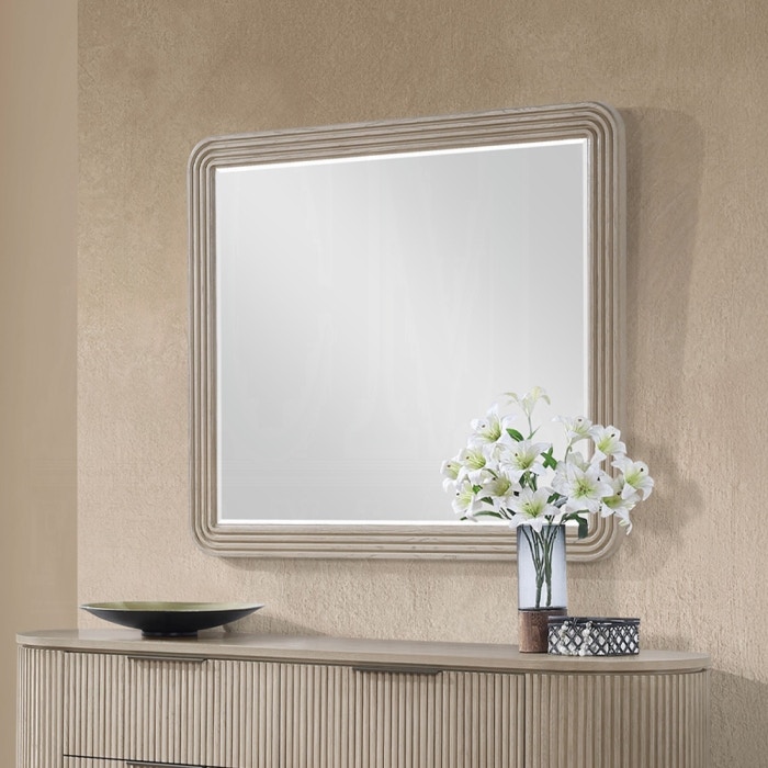  Leanna Mirror 