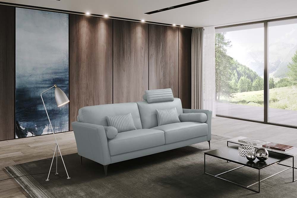  Tussio Loveseat With 5 Pillows 
