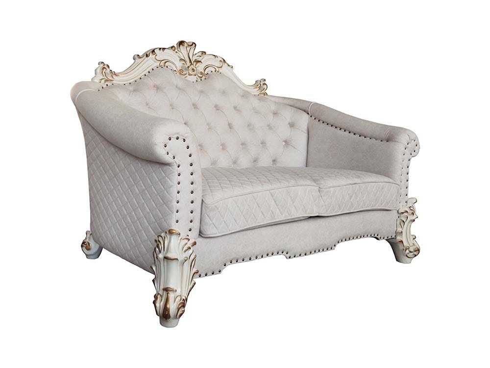  Vendome II Loveseat With 4 Pillows 