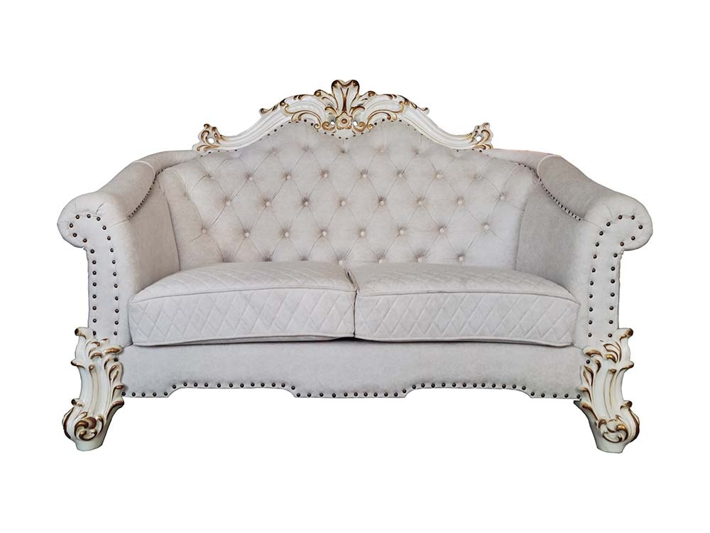  Vendome II Loveseat With 4 Pillows 