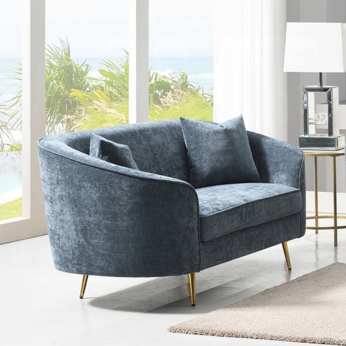  Nakendra Loveseat With 2 Pillows 