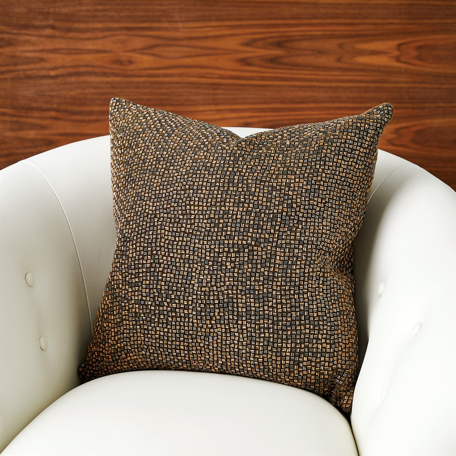 Beaded accent outlet pillows