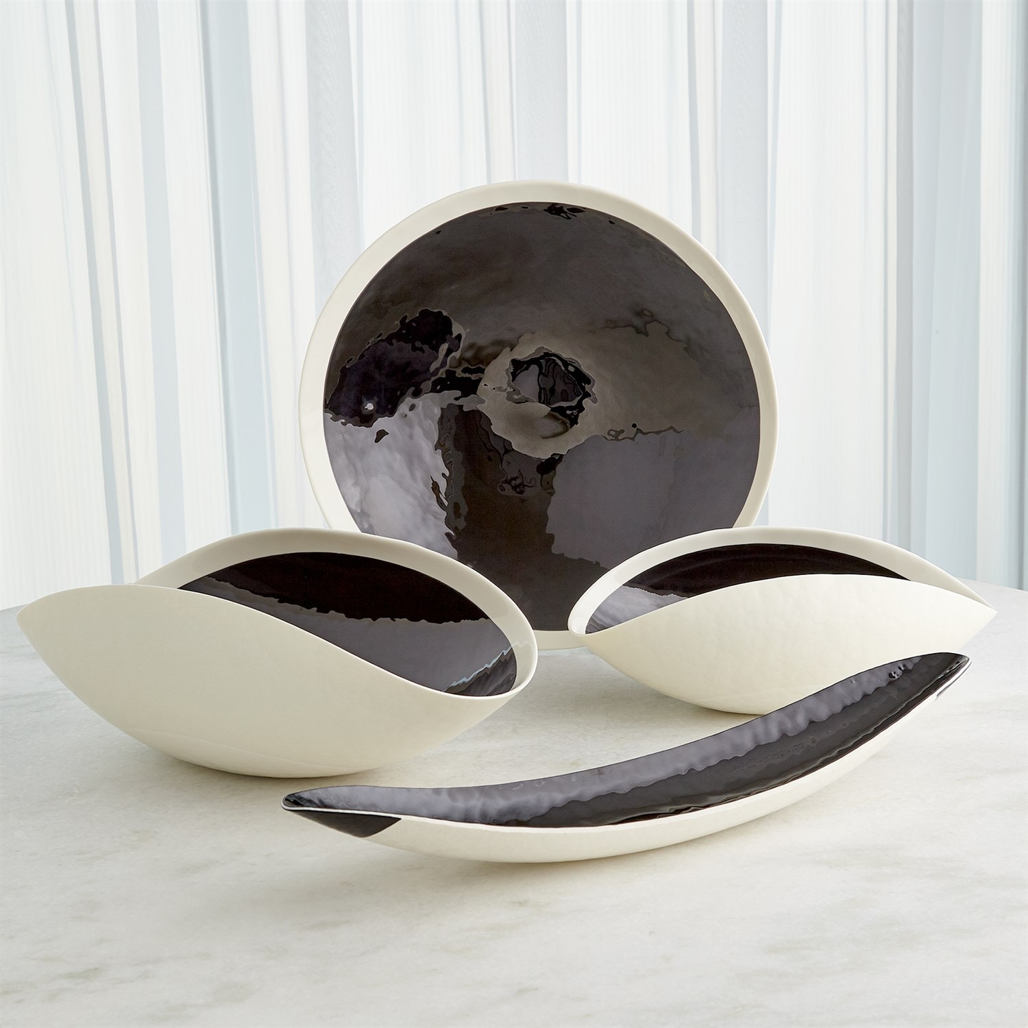 Global Views Home Accents Ebony Ivory Bowl-Sm 3.31786 - IMI