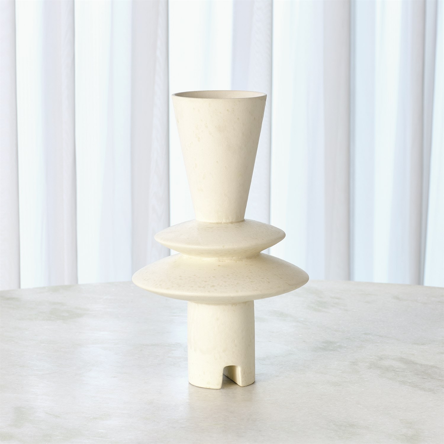 Global Views Adelyn Geometric Vase-White CLL1.10030