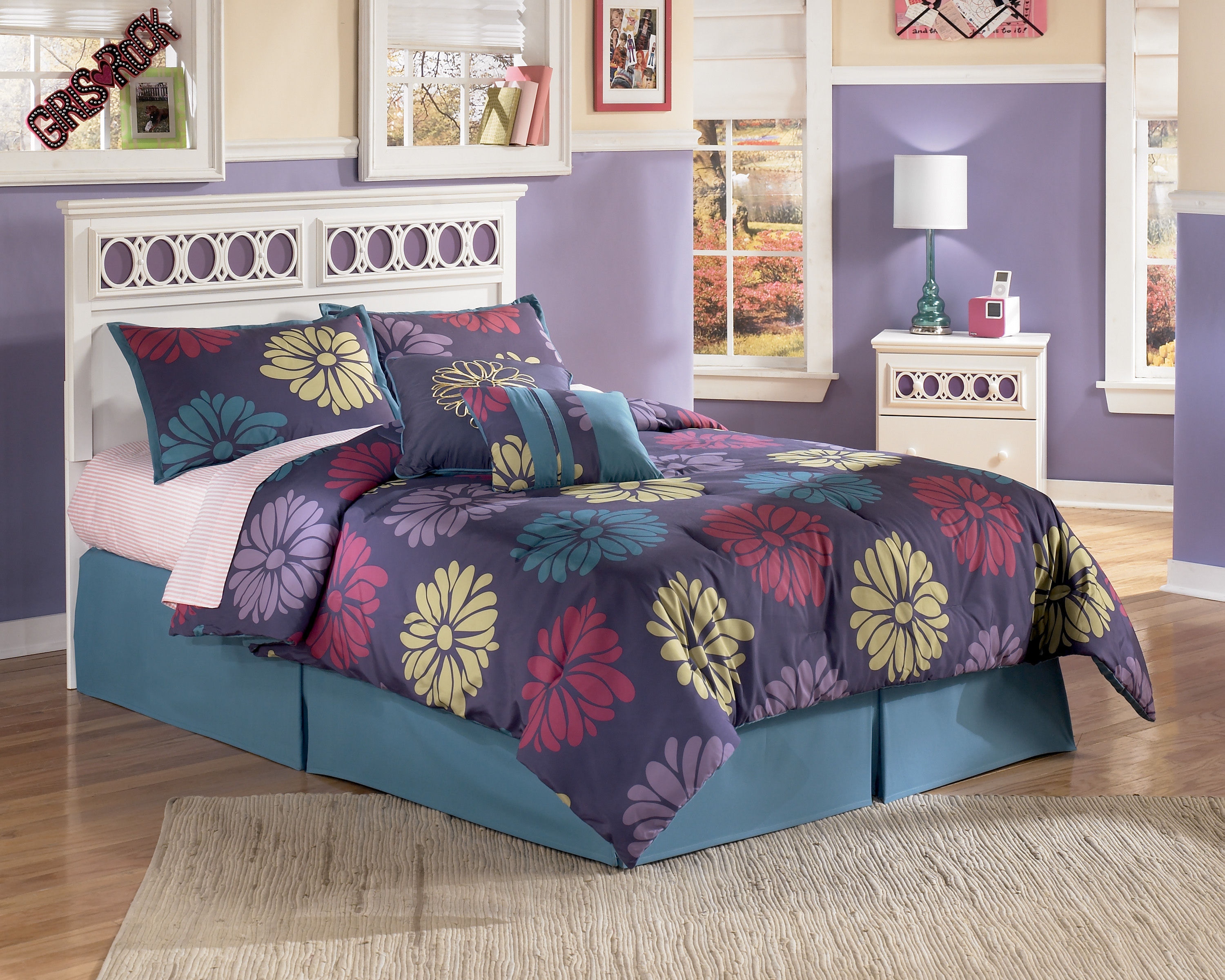 MicroD Full Panel Bed With Trundle B131-60/84/86/87/B100-12