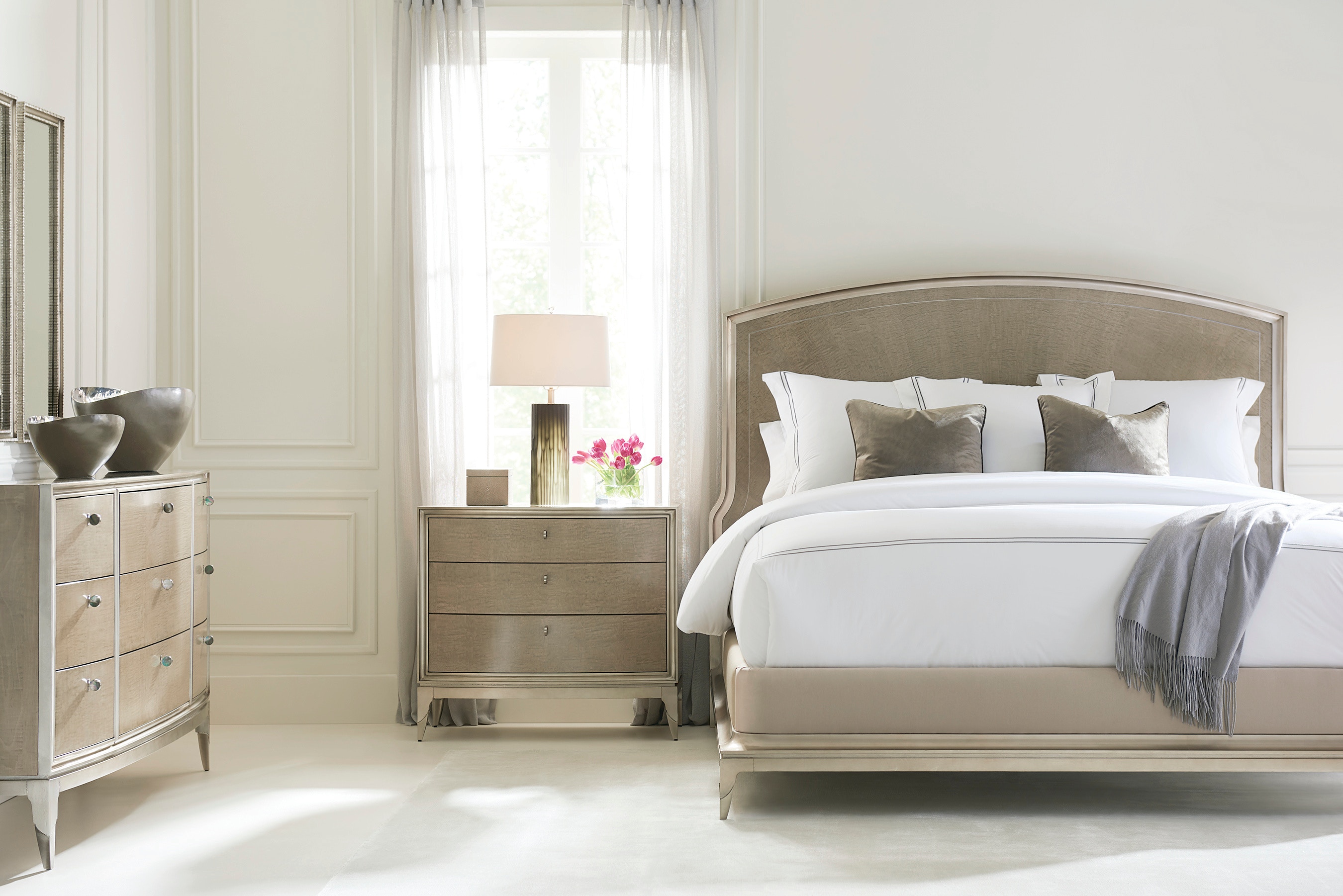 Caracole Bedroom RISE TO THE OCCASION Queen/KG SR CLA-417-105R