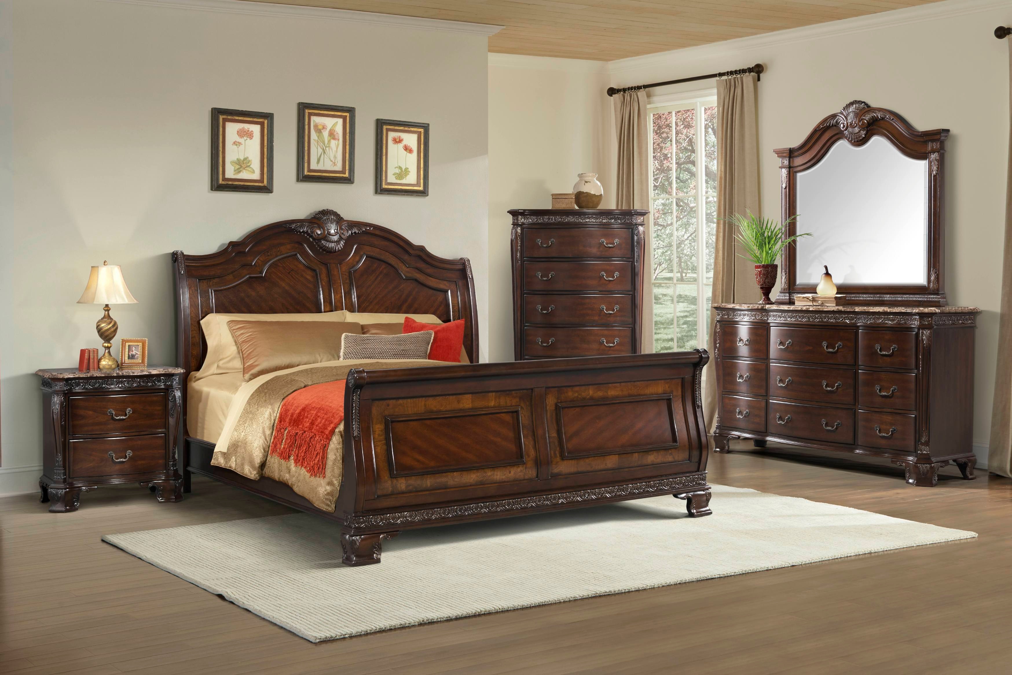  Southern Belle Sleigh Bedroom 