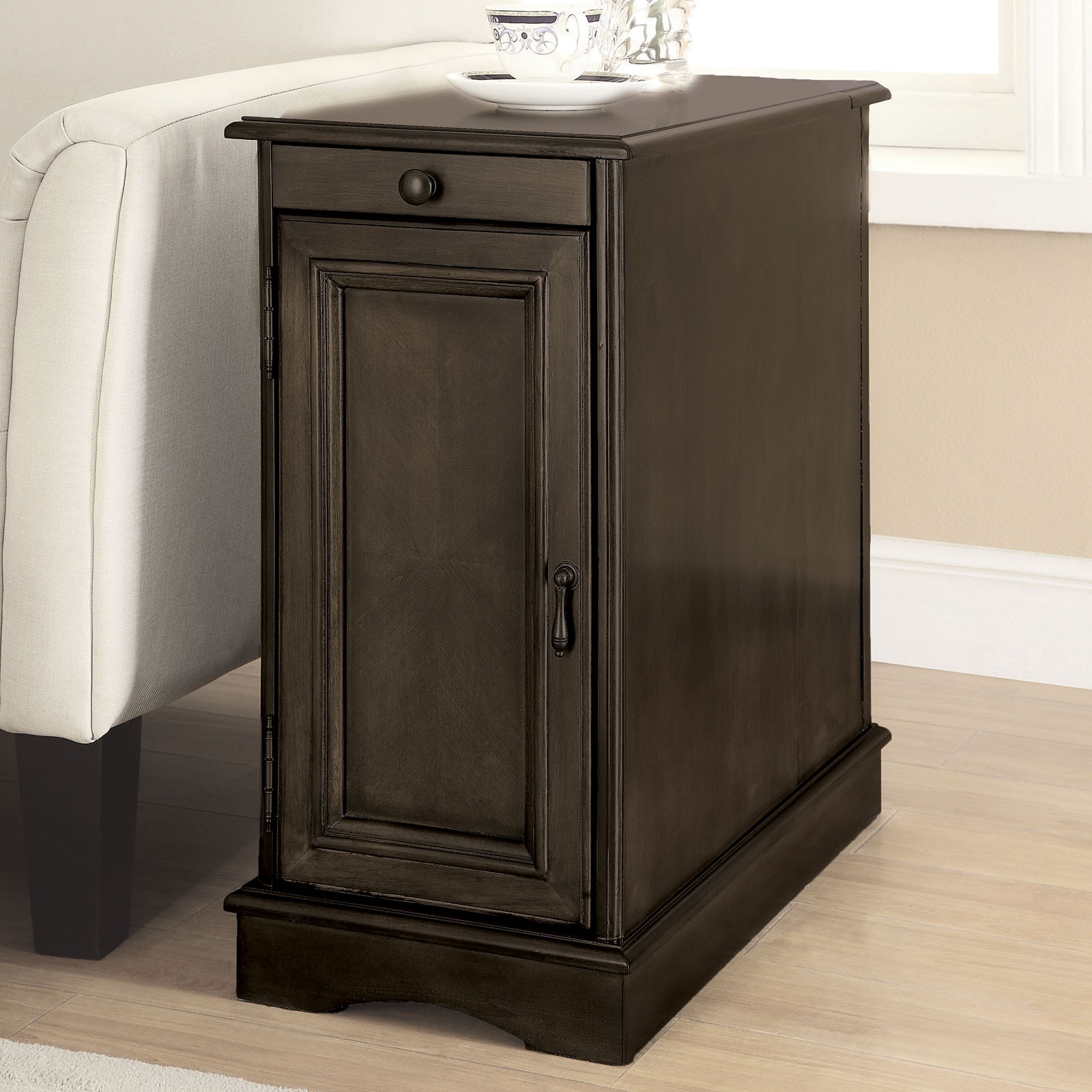 Furniture of America Side Table with USB CM-AC171GY