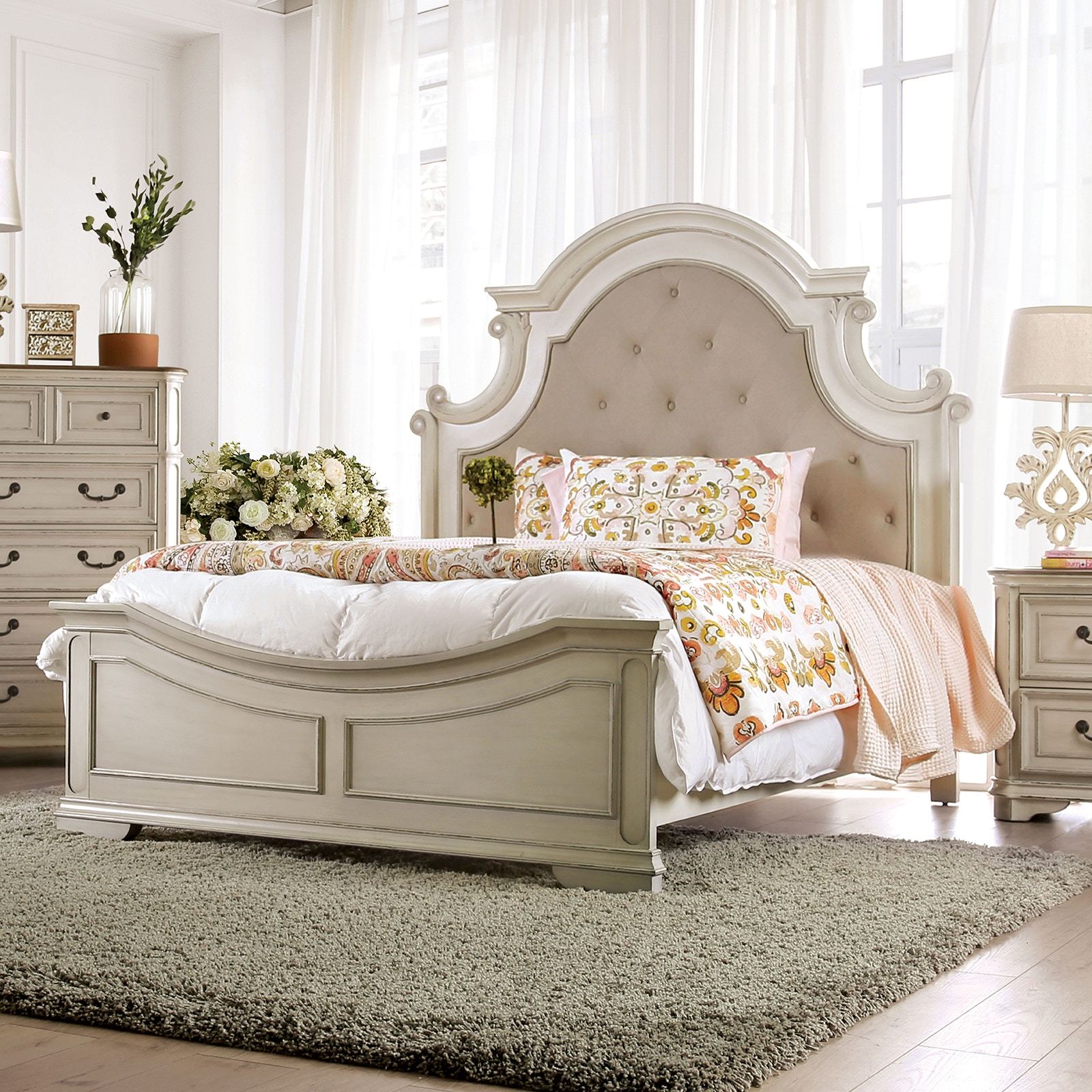  Queen Bed 