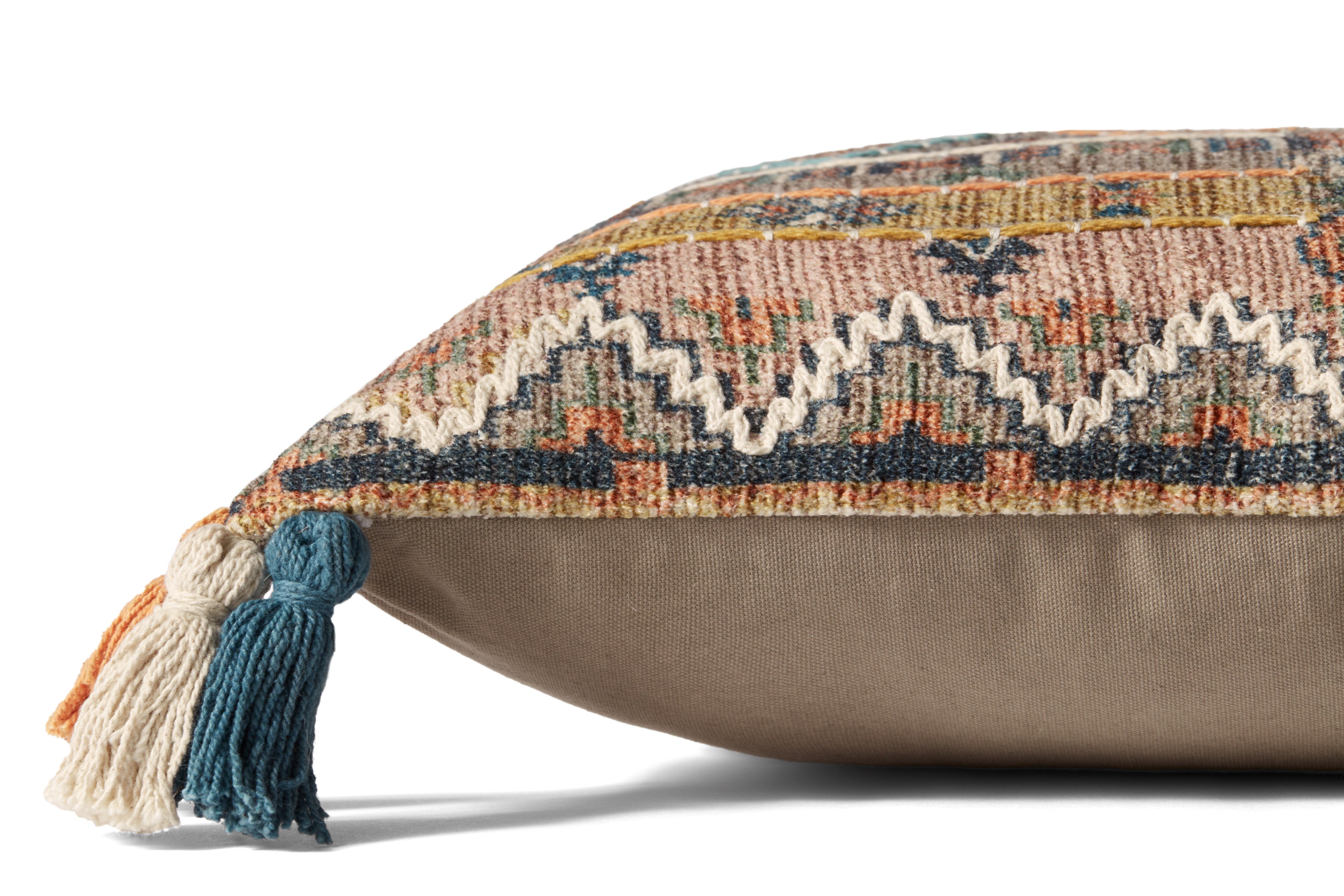 Loloi Decorative Pillows and Blankets 18