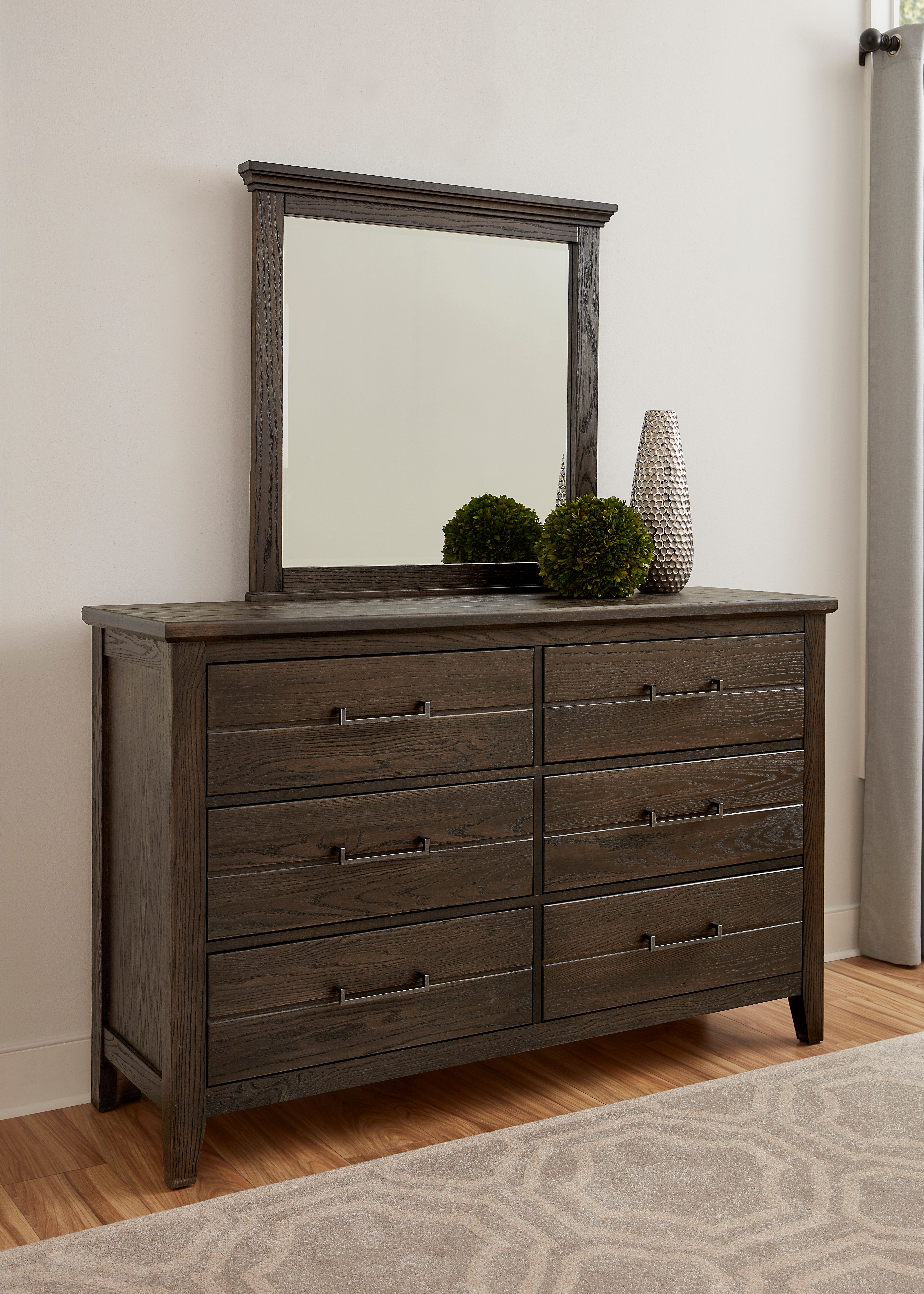 Vaughan bassett dresser on sale with mirror