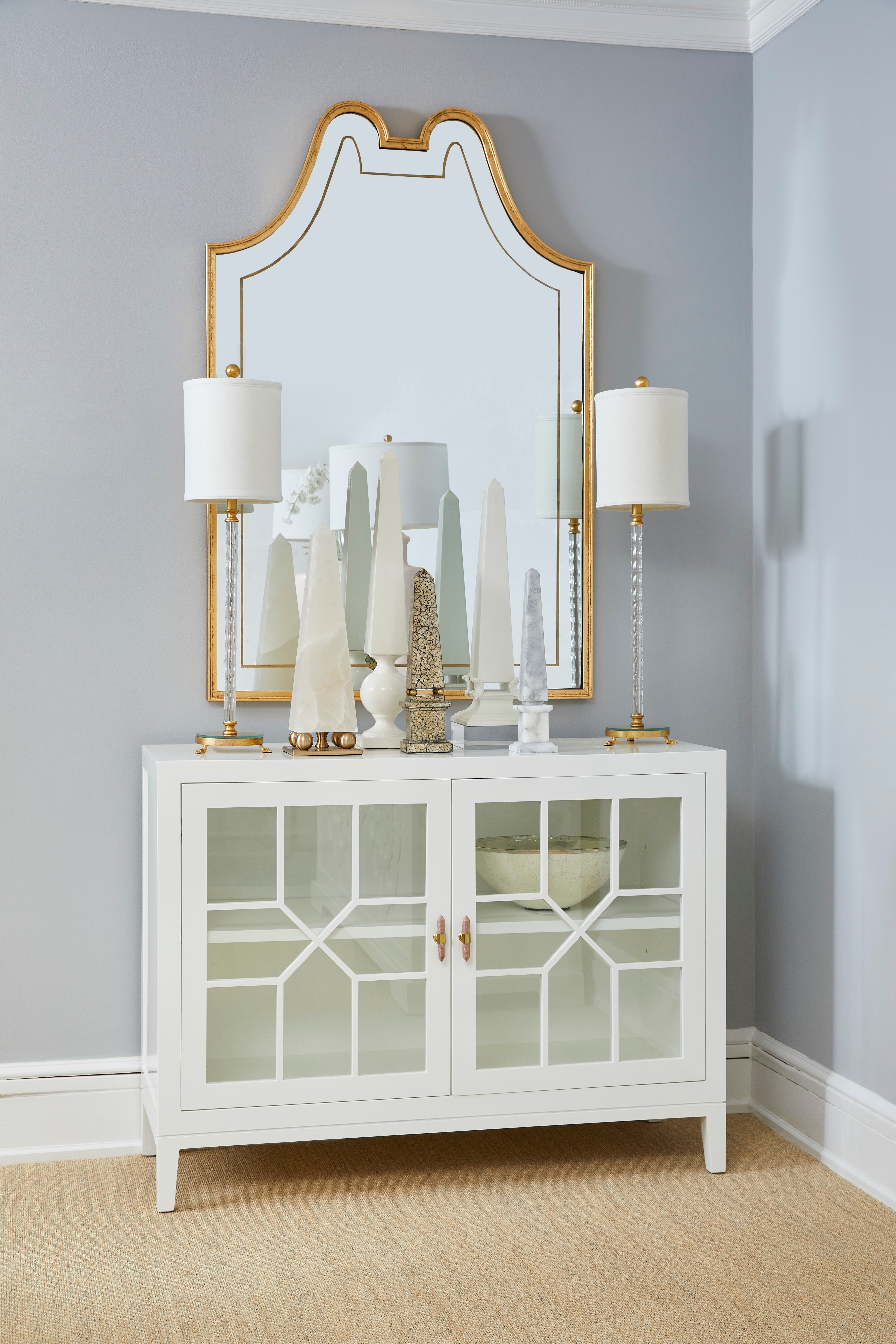 CHELSEA HOUSE 381677 Home Accents Alabaster Obelisk - Gray (Med)