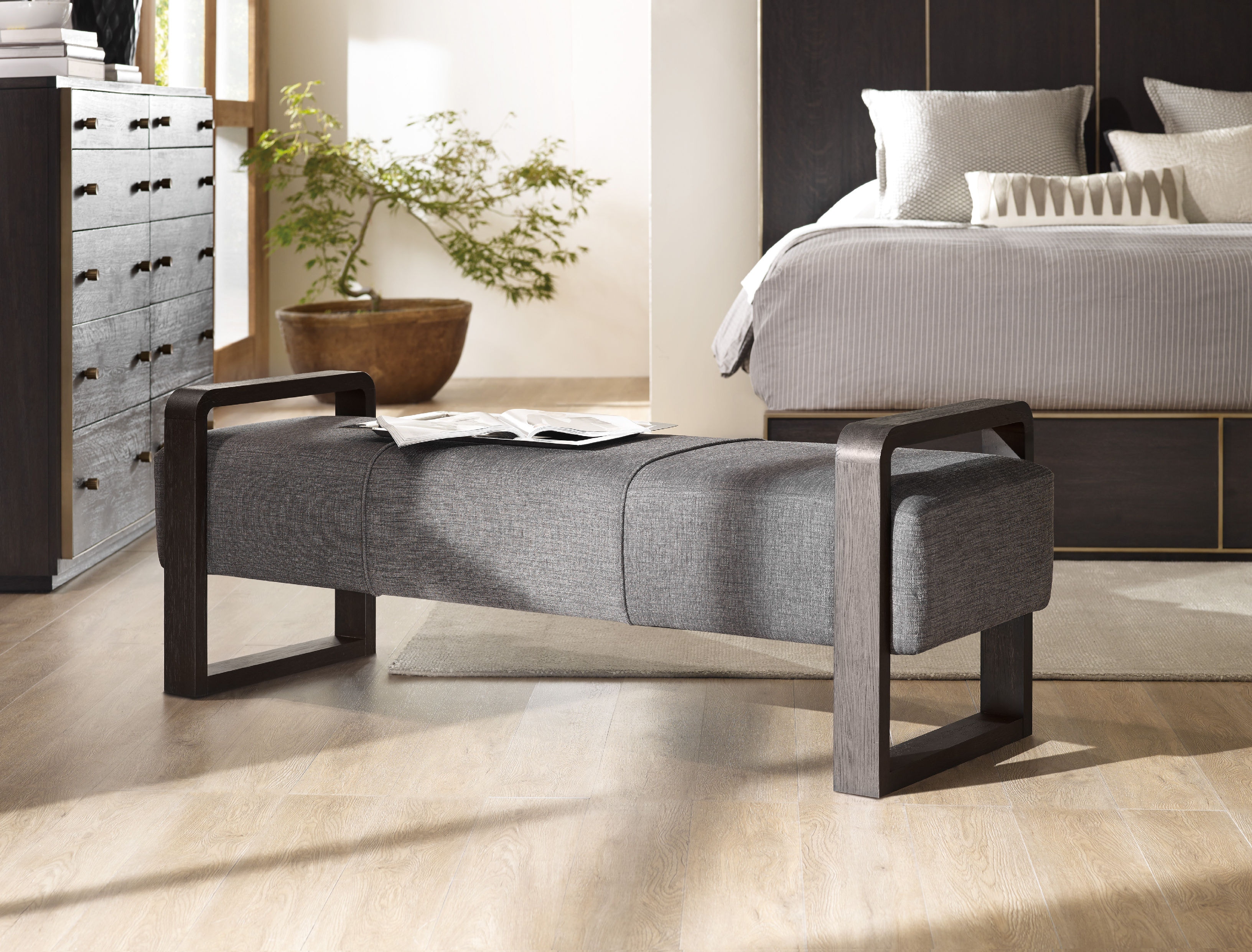 Hooker Furniture Living Room Curata Upholstered Bench 160050006DKW