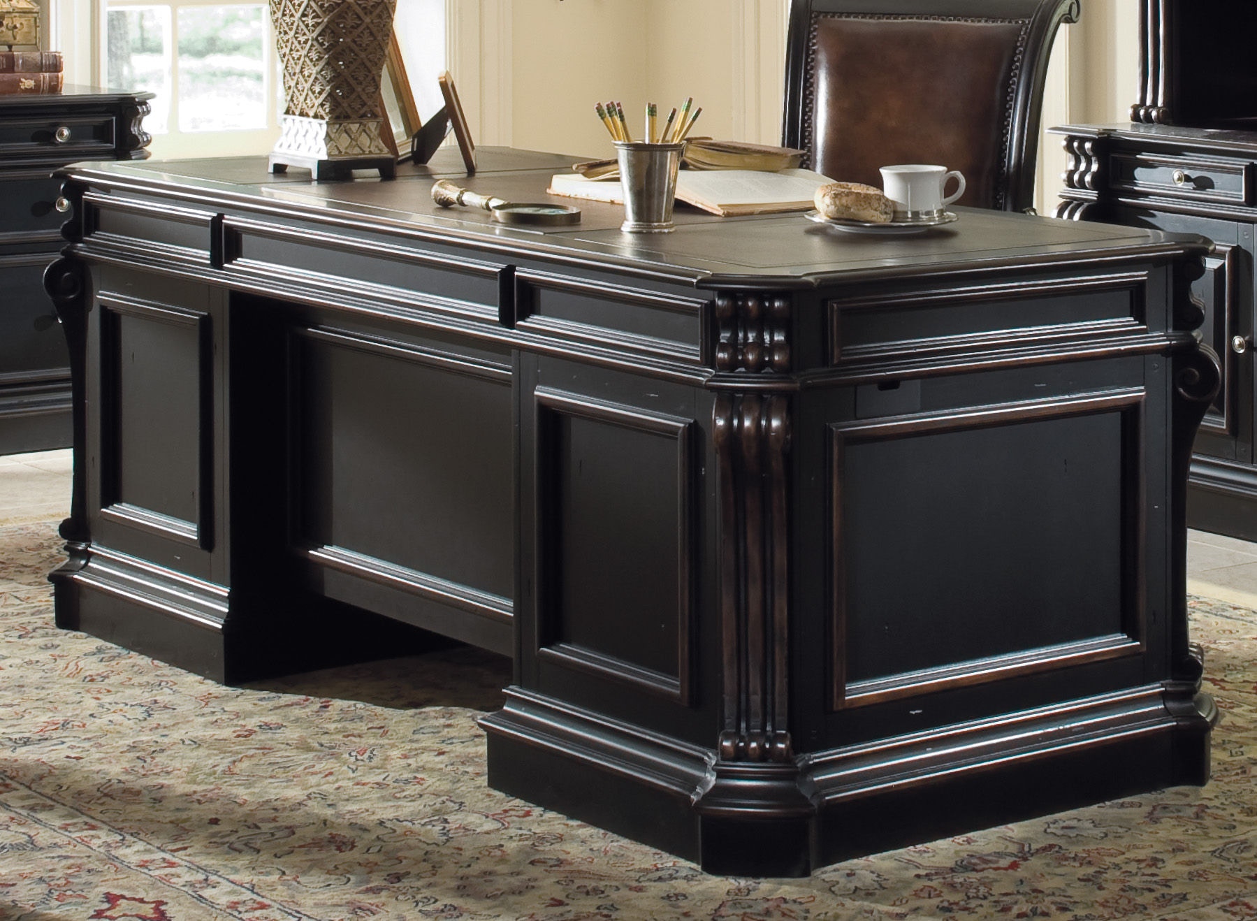 Hooker Furniture Home Office Telluride 76'' Executive Desk ...