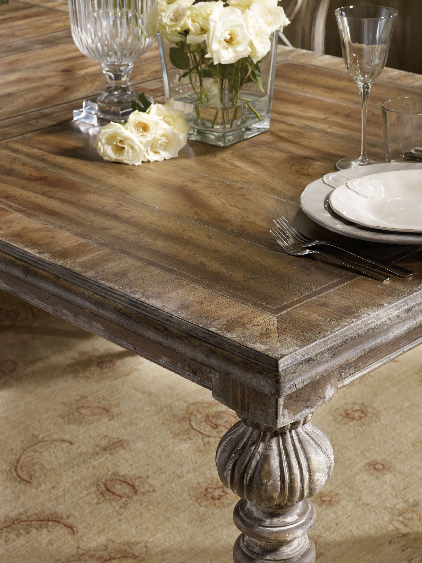 chatelet dining table