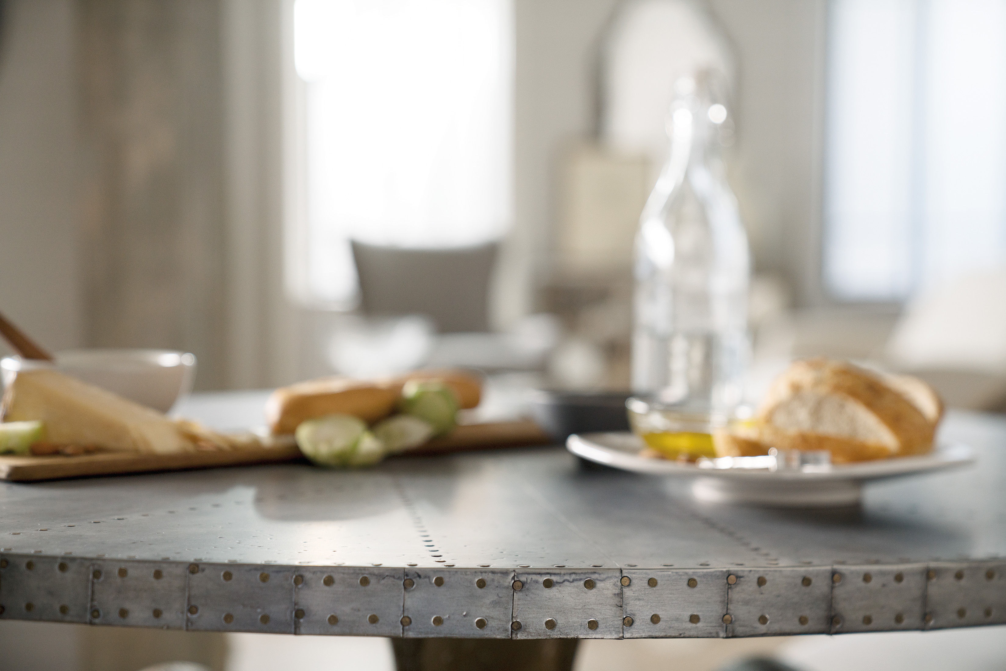Hooker Furniture Casual Dining Boheme Ascension 60in Zinc