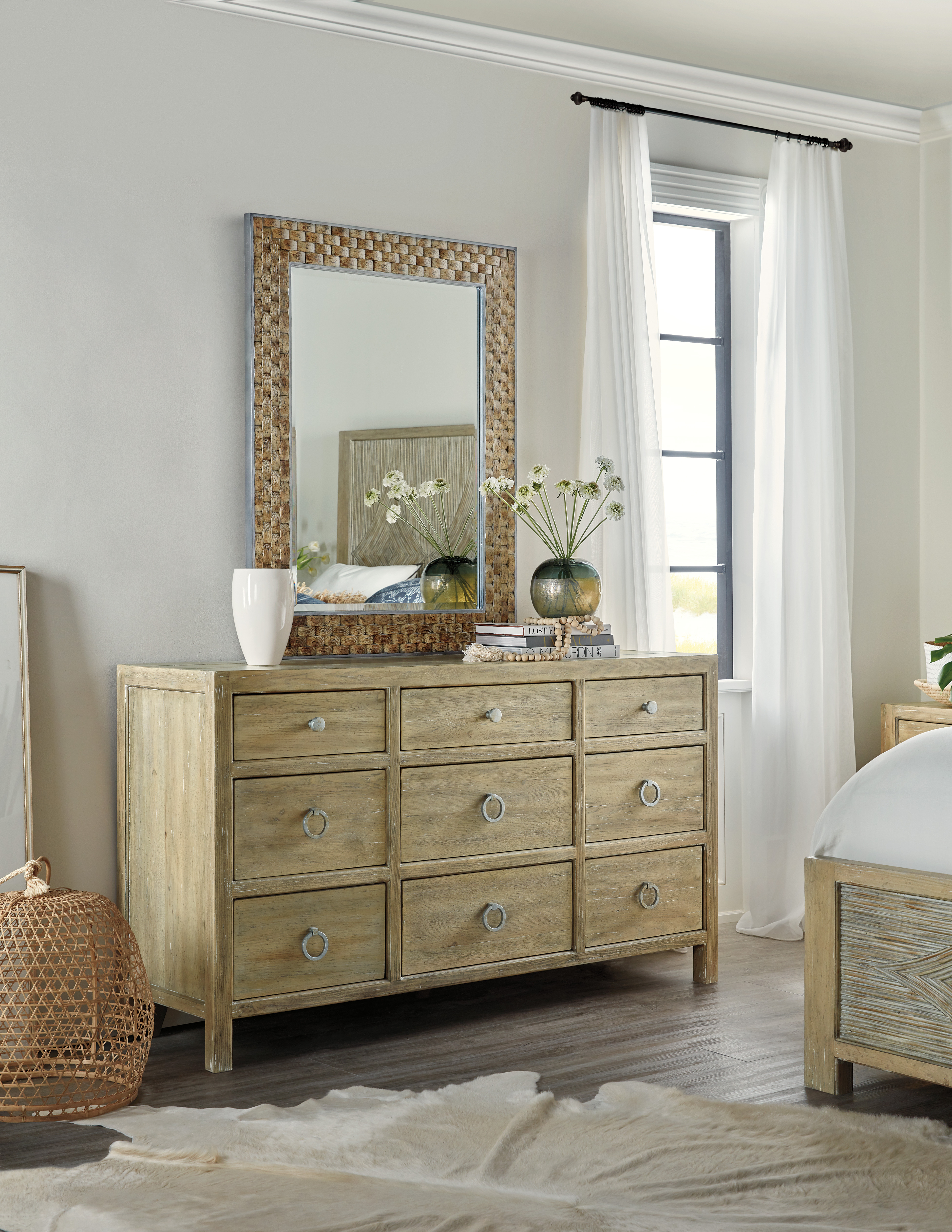 Hooker Furniture Bedroom Surfrider Nine-Drawer Dresser 6015