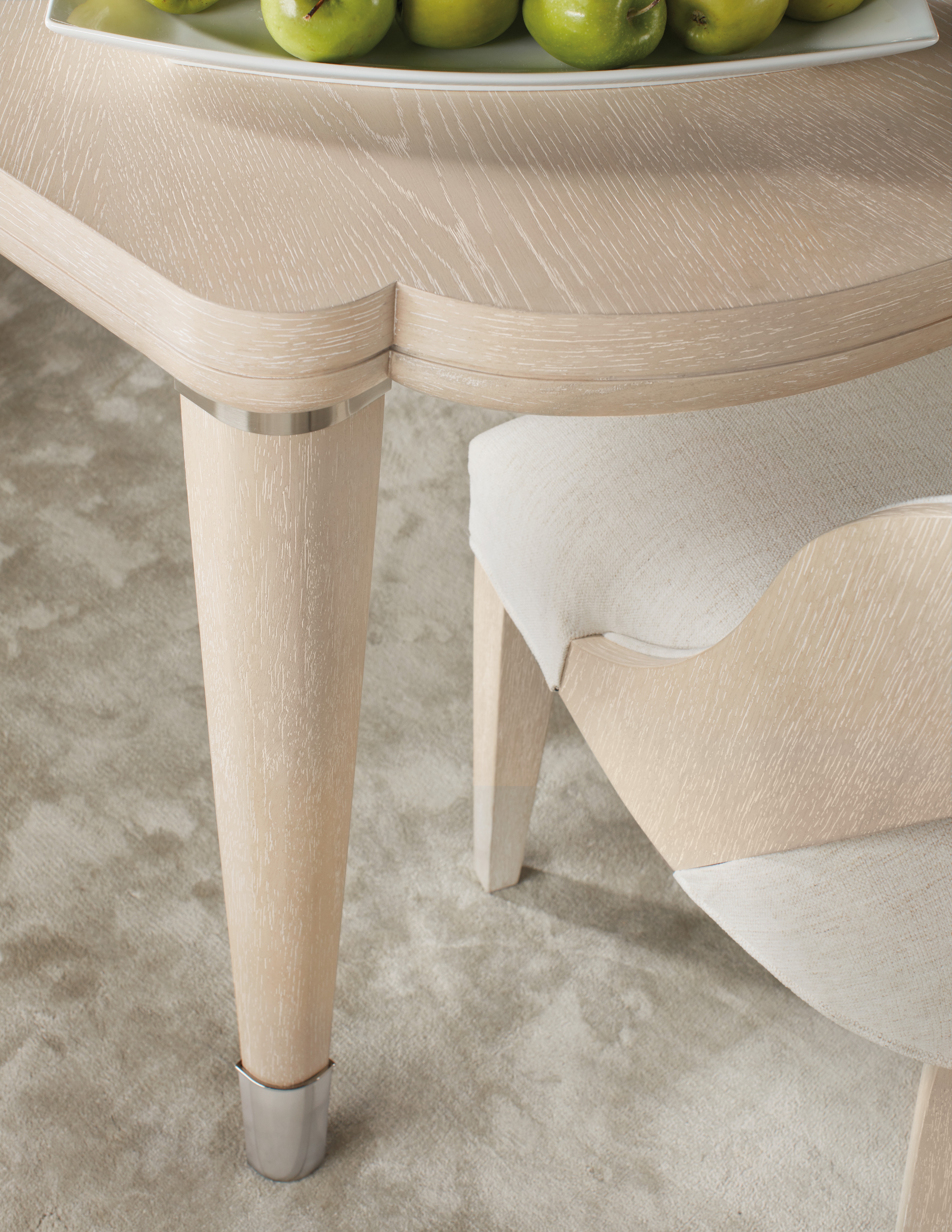 Hooker Furniture Casual Dining Nouveau Chic Rectangle Dining