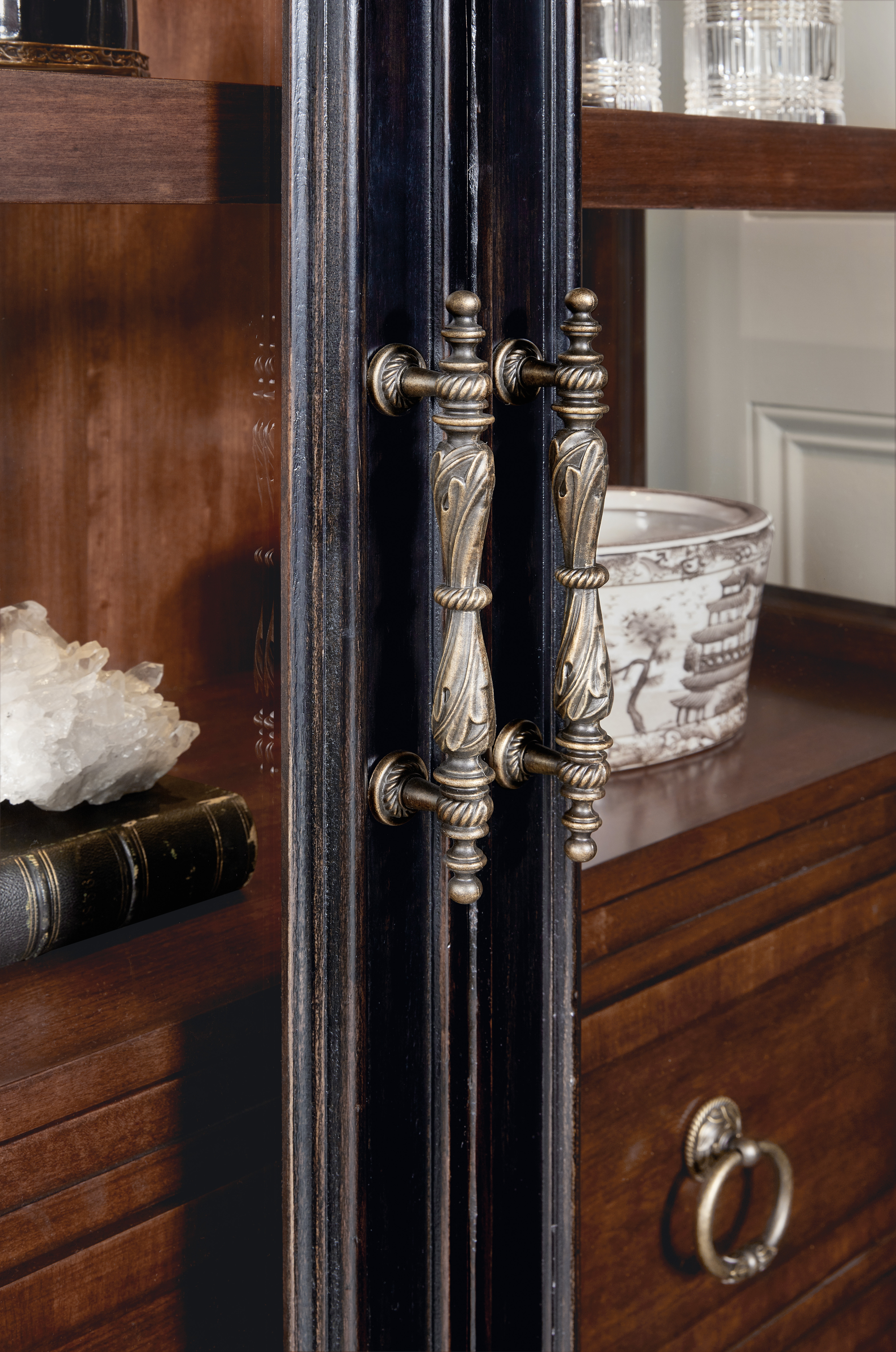 置物 kuu Hooker Furniture Casual Dining Charleston Display Cabinet