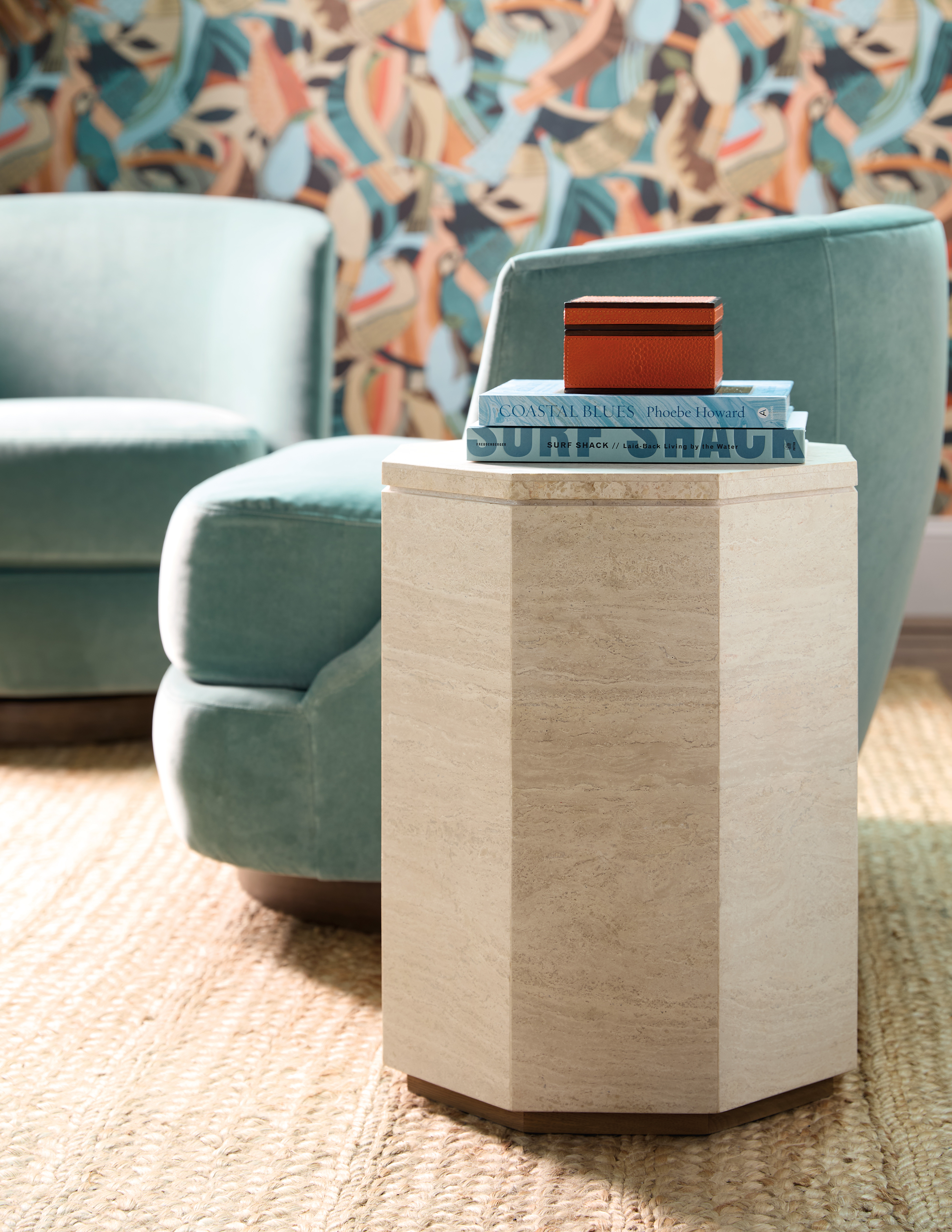 Bonheur　0308 Hooker Furniture Home Entertainment Commerce and Market