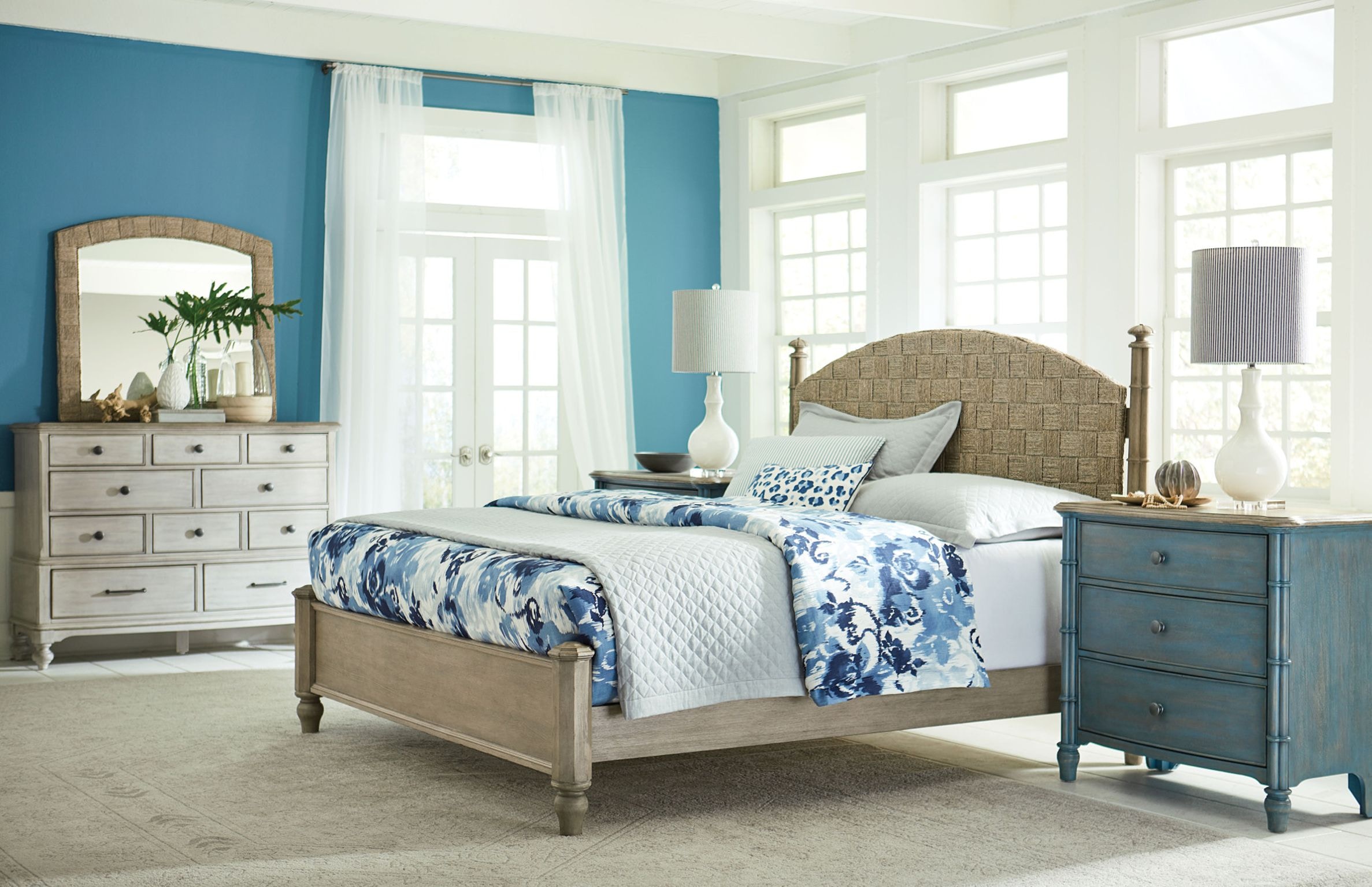 Litchfield Currituck Low Post Queen Bed - Thumbnail 3