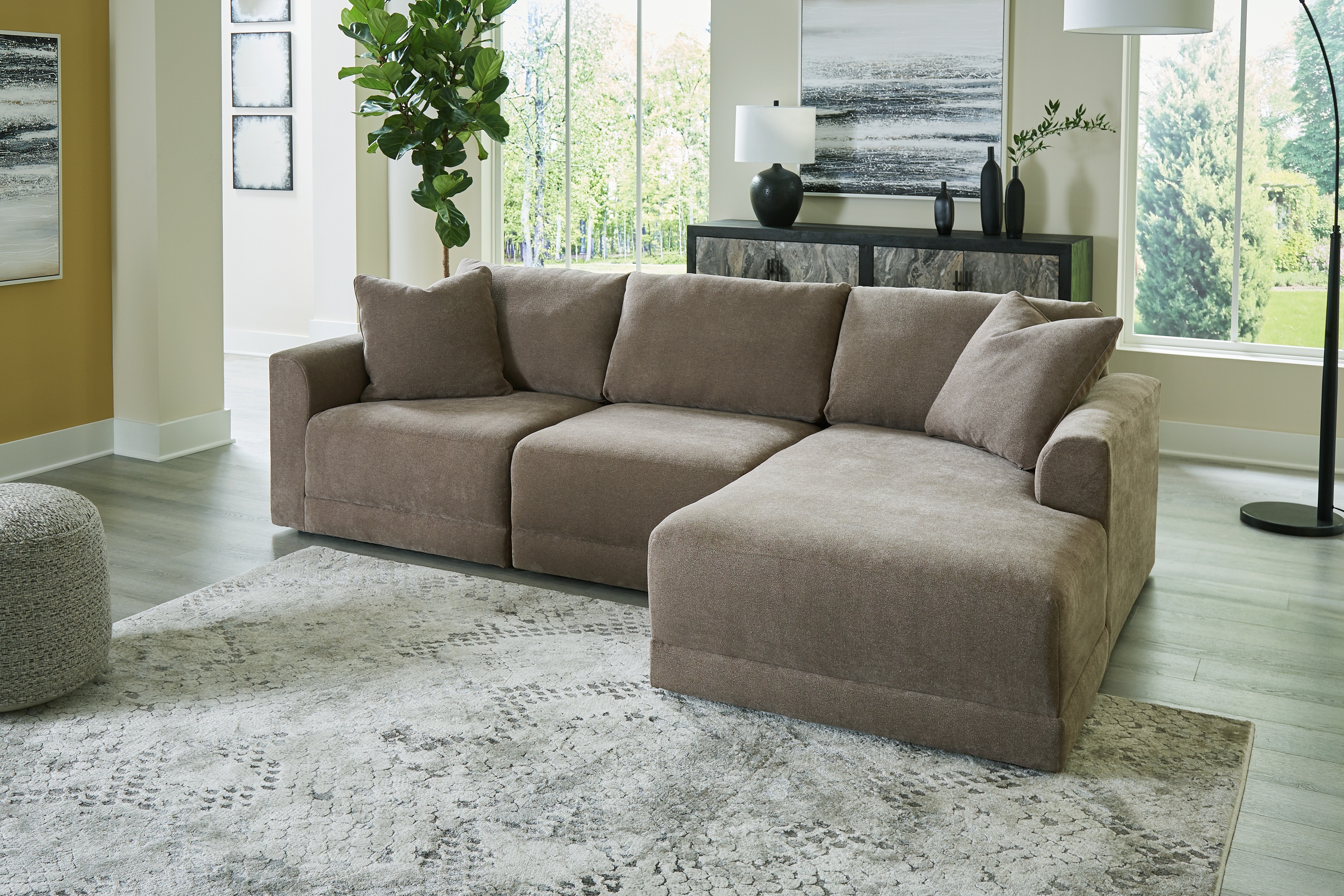 Benchcraft Living Room Raeanna 3-Piece Sectional Sofa with Benchcraft Living Room Raeanna 3-Piece Sectional Sofa with
