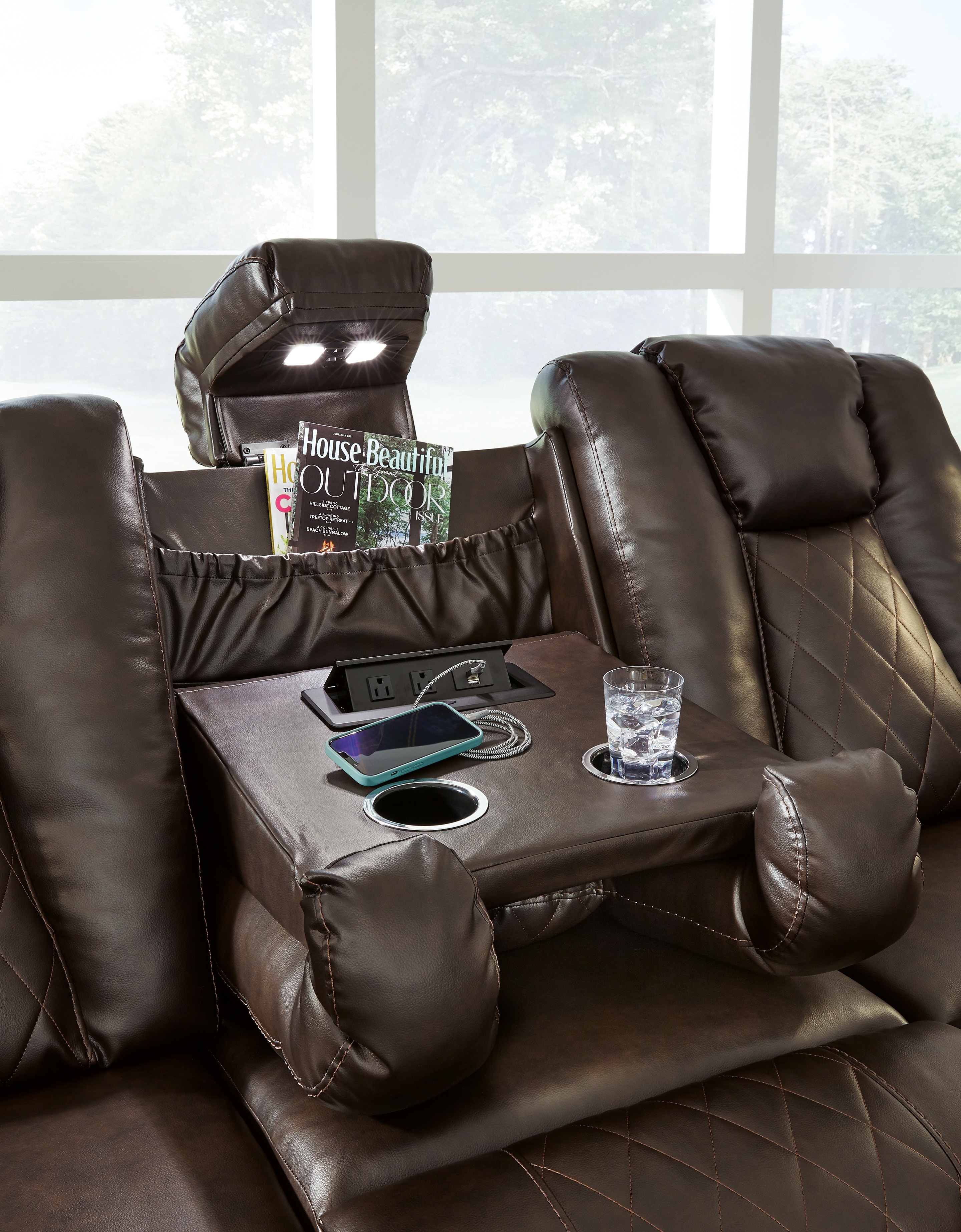 Signature Design by Ashley Living Room Mancin Reclining Sofa with 